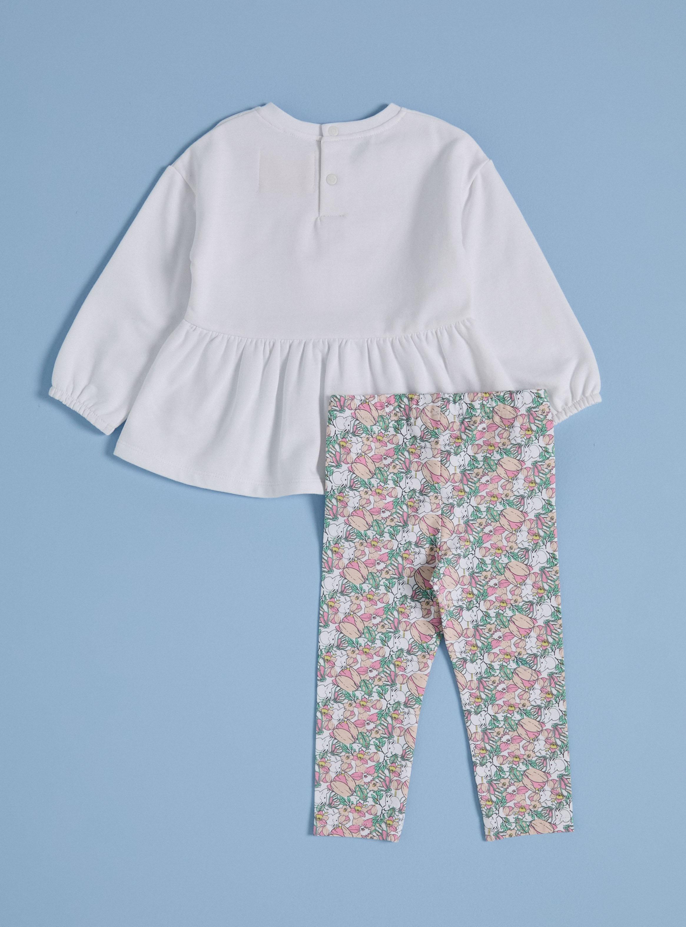 Buzo Liso con Aplicación de Conejo-2