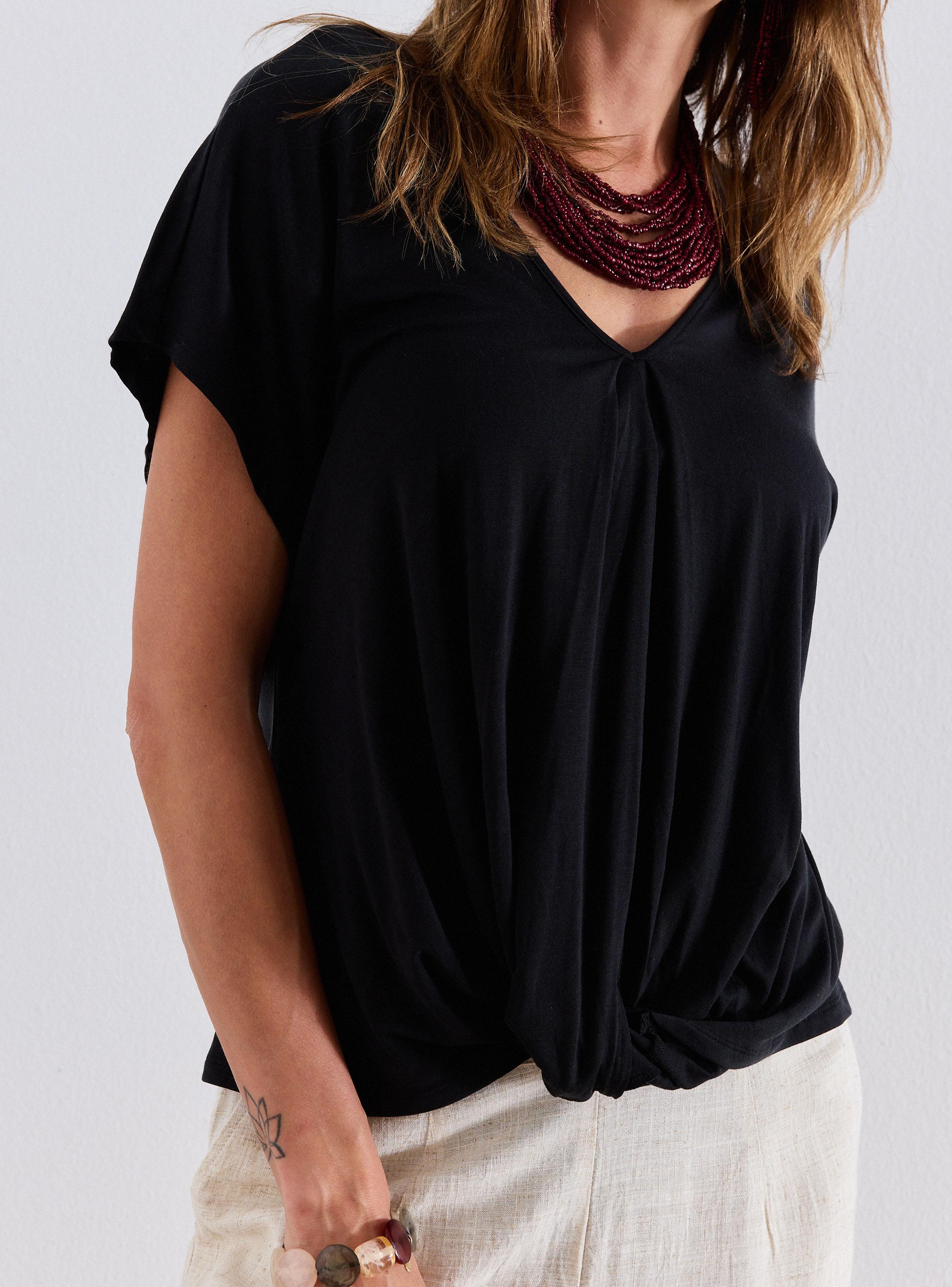 Polera Nudo en Delantero-3