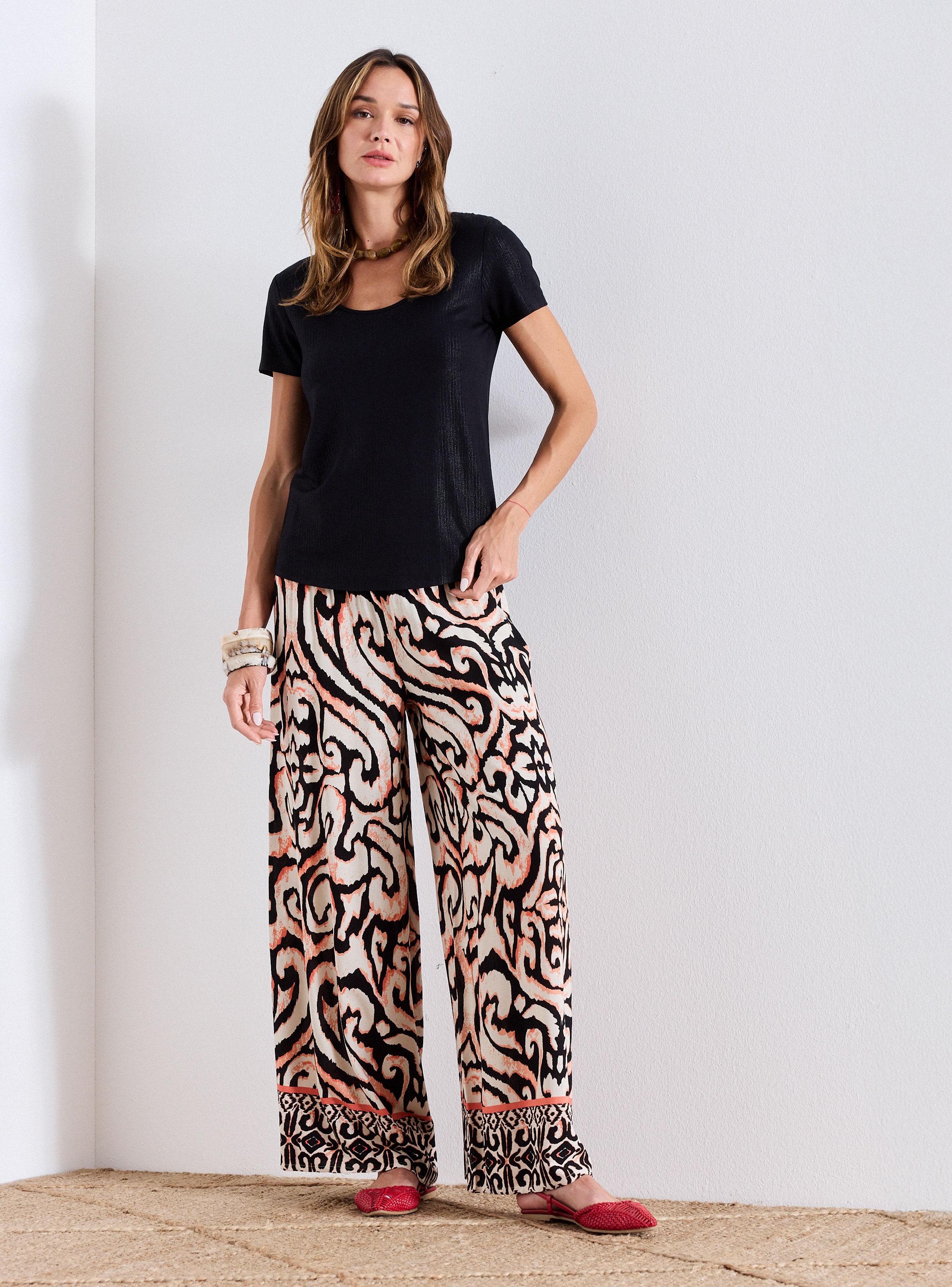 Polera Básica con Detalle en Escote-4