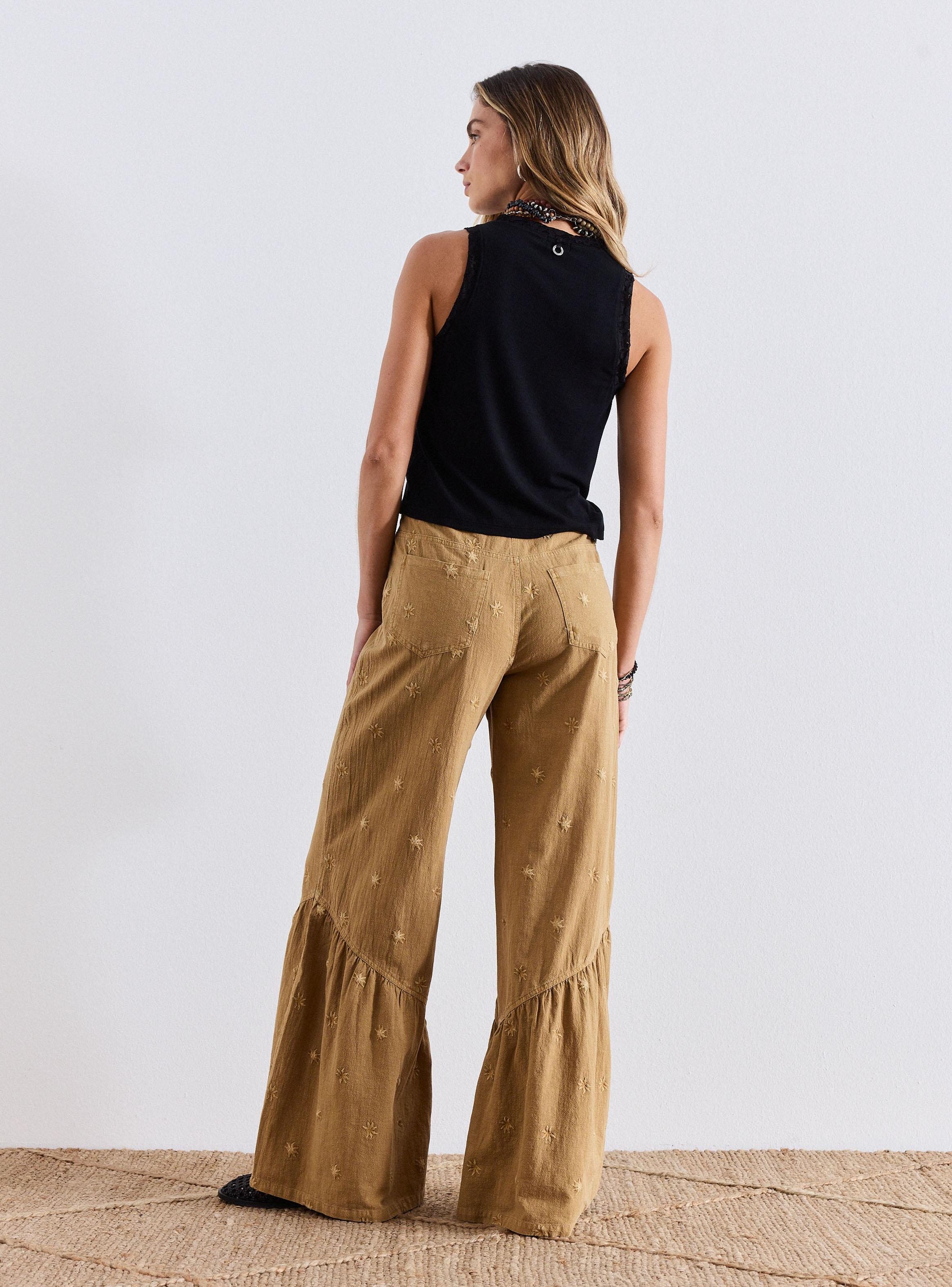 Polera Tela Acanalada con Detalles en Encaje-5