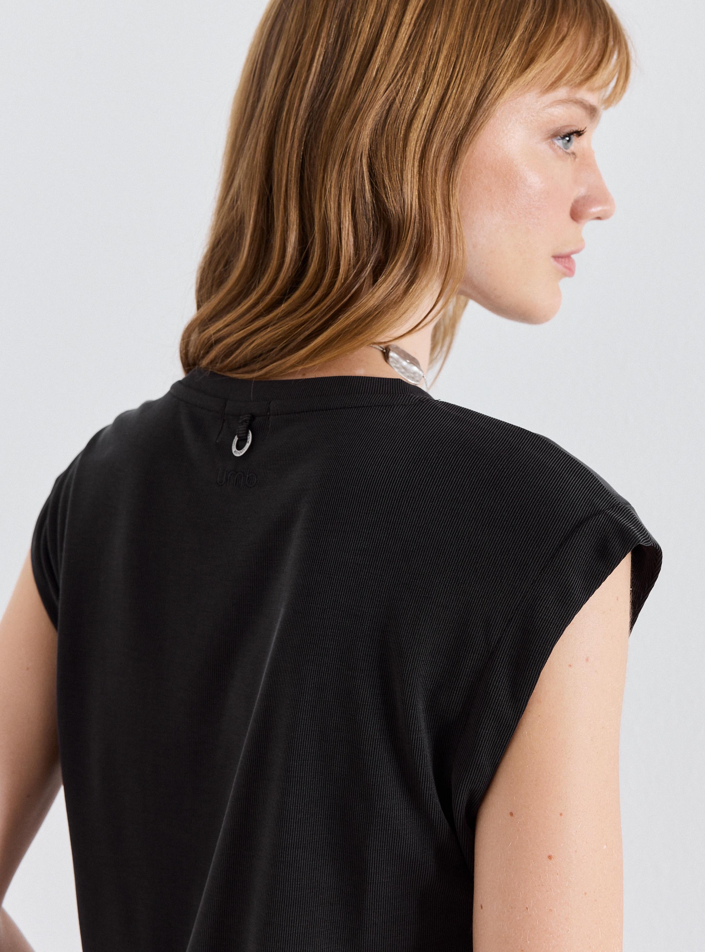 Polera Detalle en Sisa-3