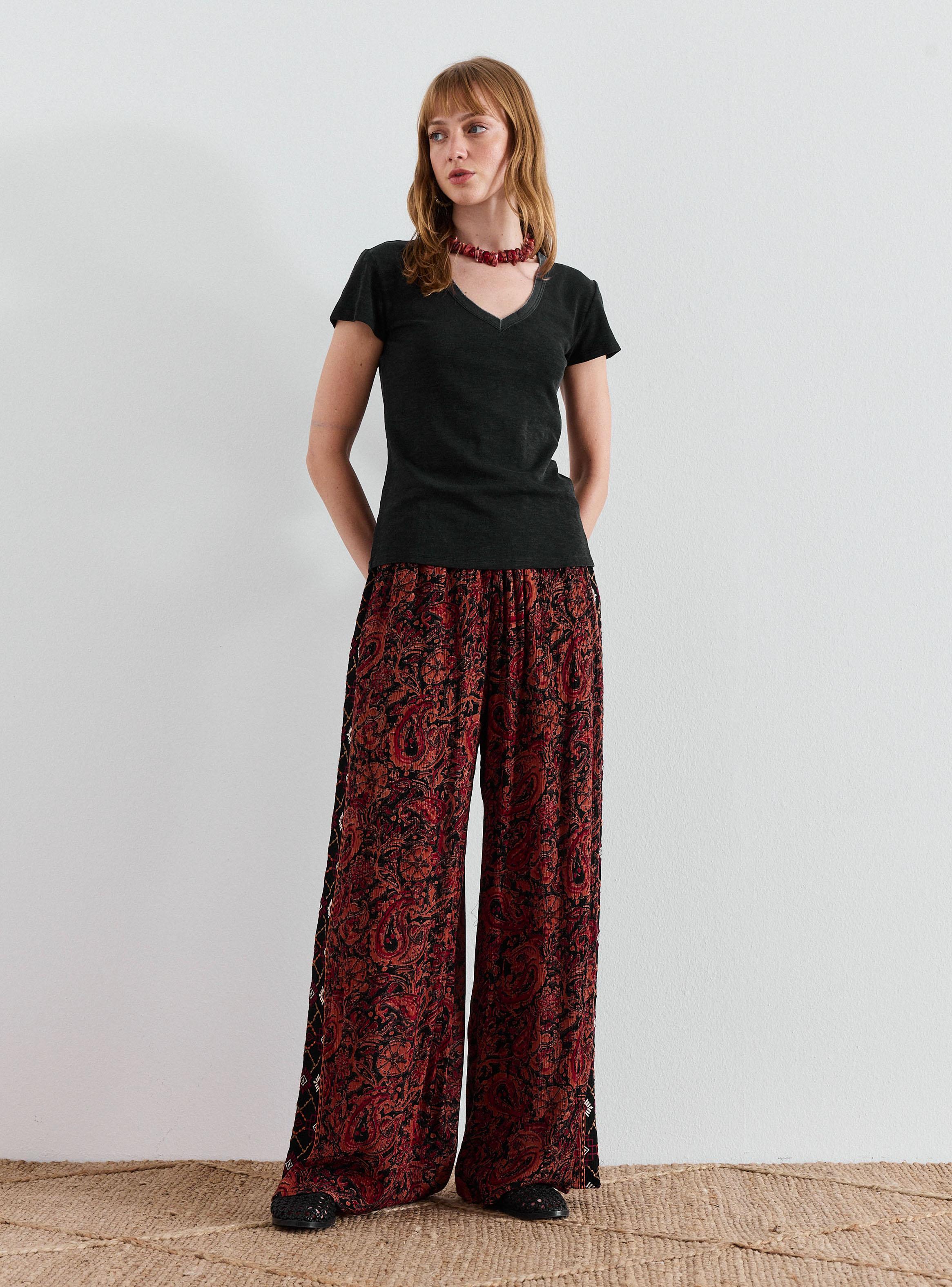 Polera Detalle de Desflecado en Escote y Manga-4