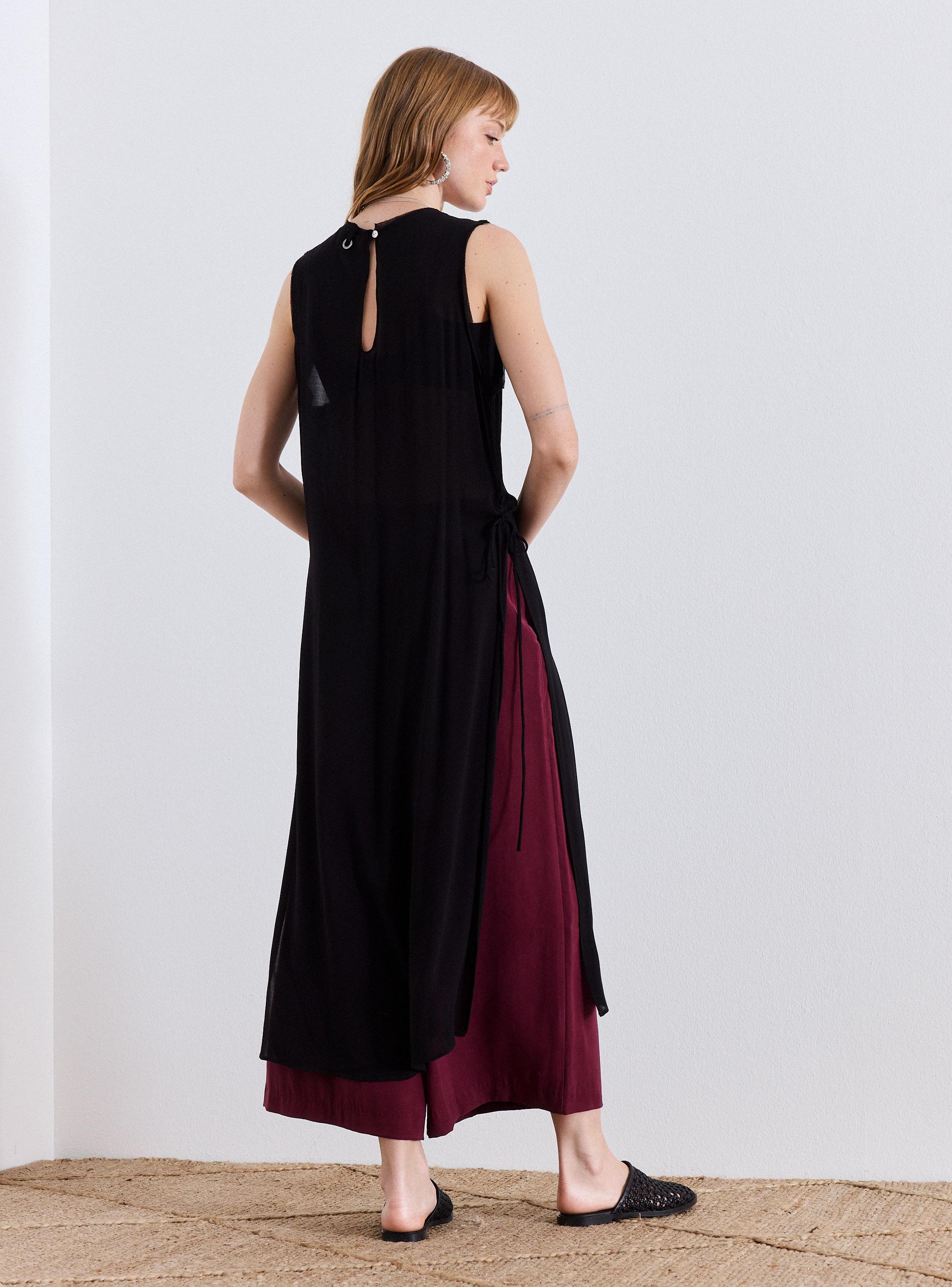 Polera Detalle de Trenzado en Costado-5