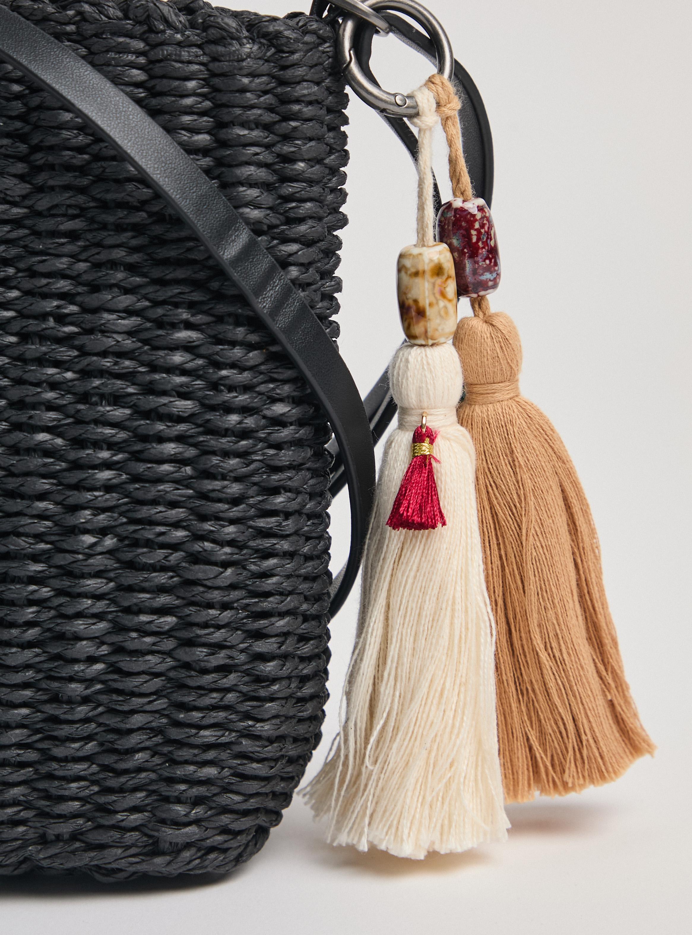 Porta Celular de Papel Raffia y Pompones-4