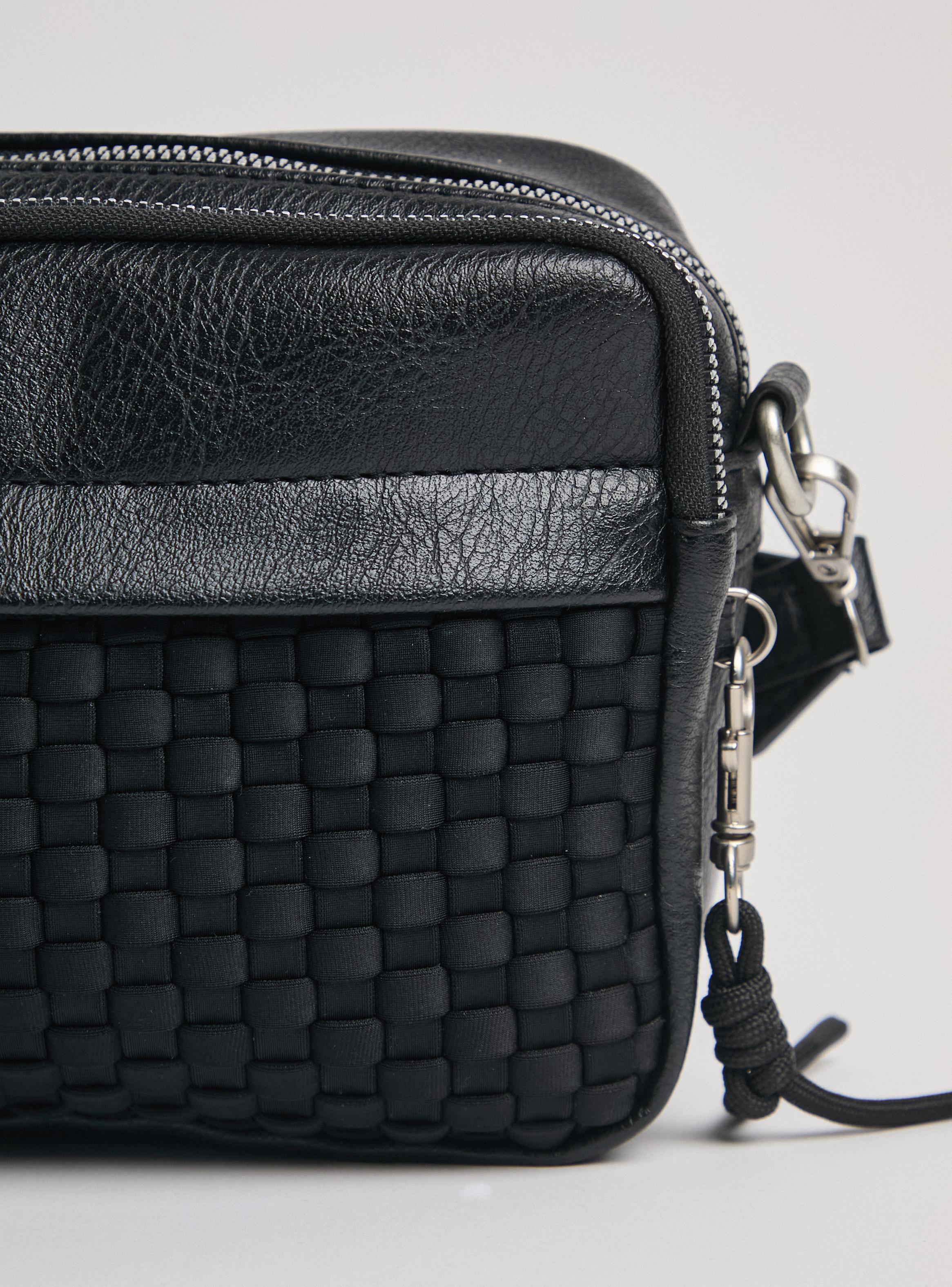 Cartera de Hombro con Diseño Entramado-4