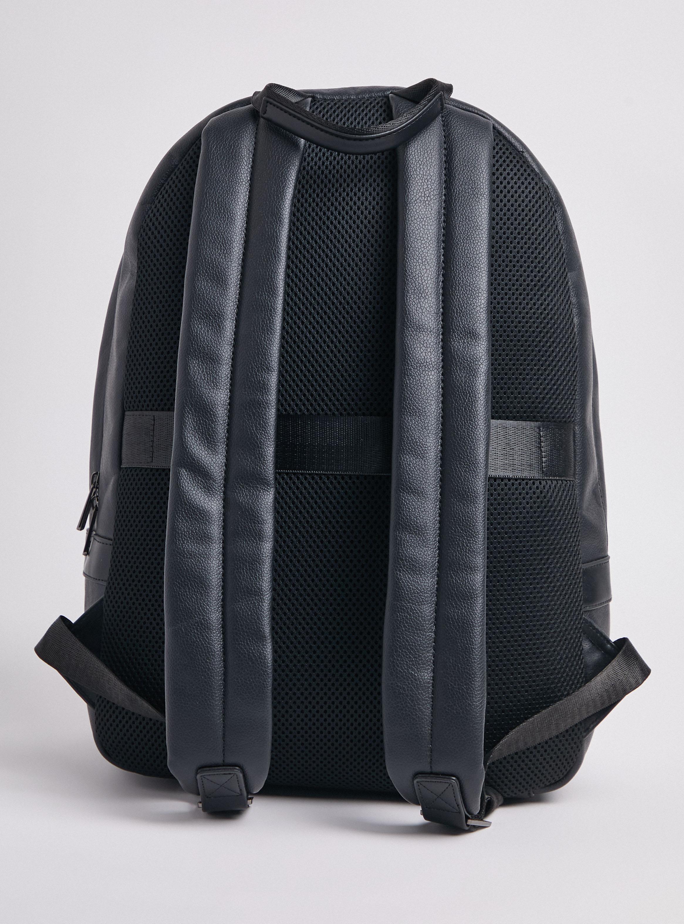 Bolso Mochila Simil Cuero para Notebook-2