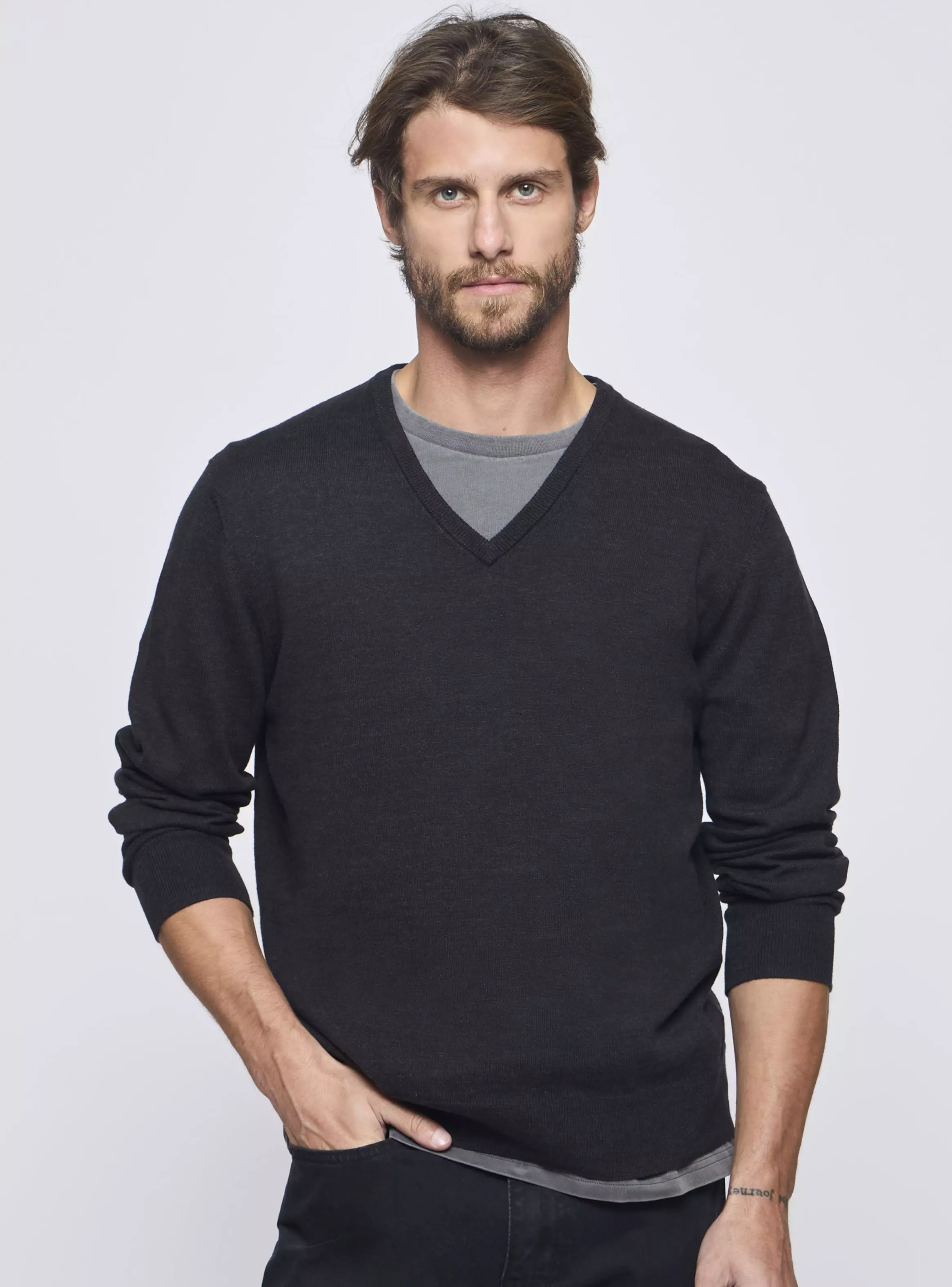Sweater Cuello V Liso  Row-0
