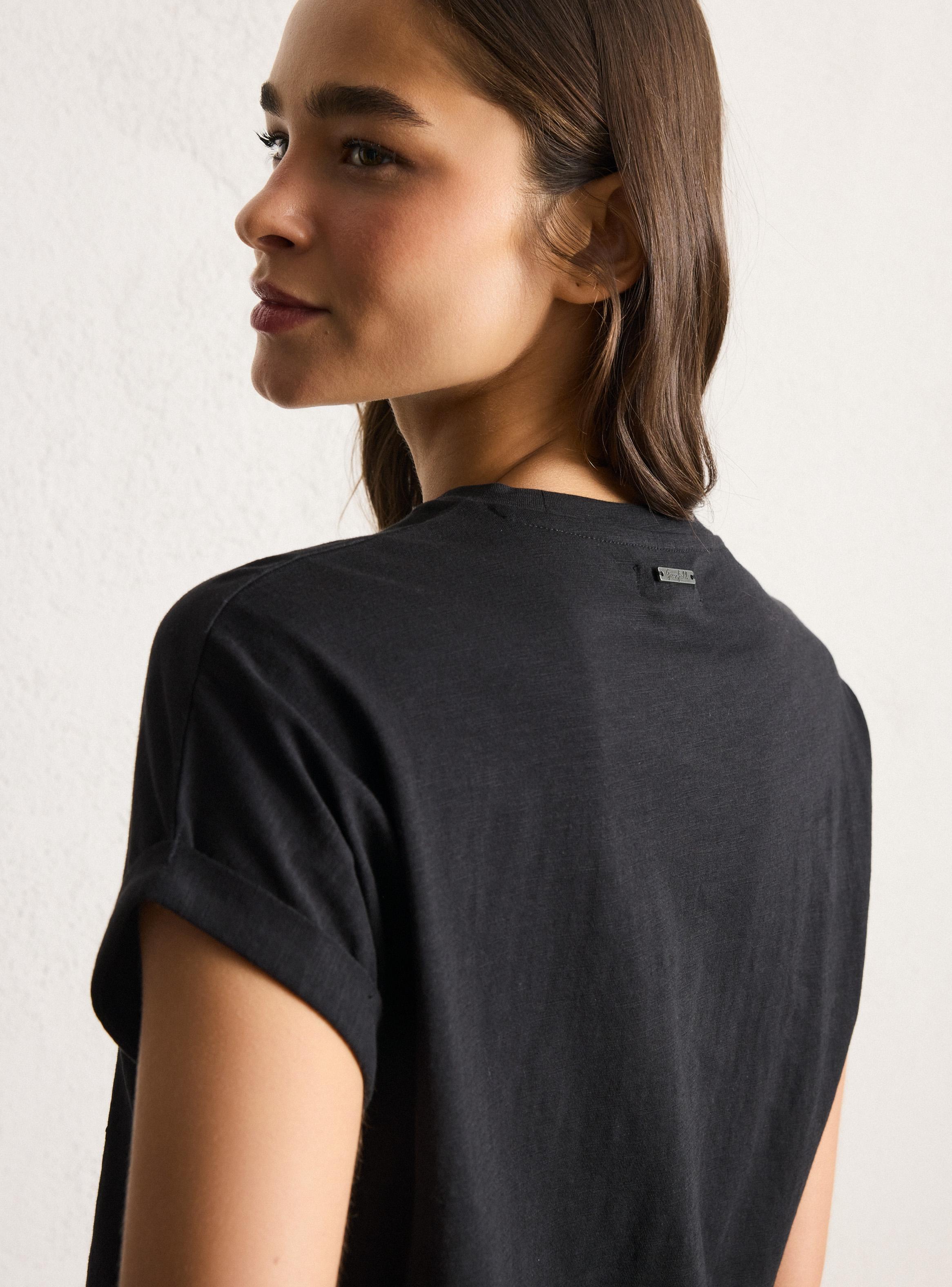 Polera Bordada con Lentejuelas-3