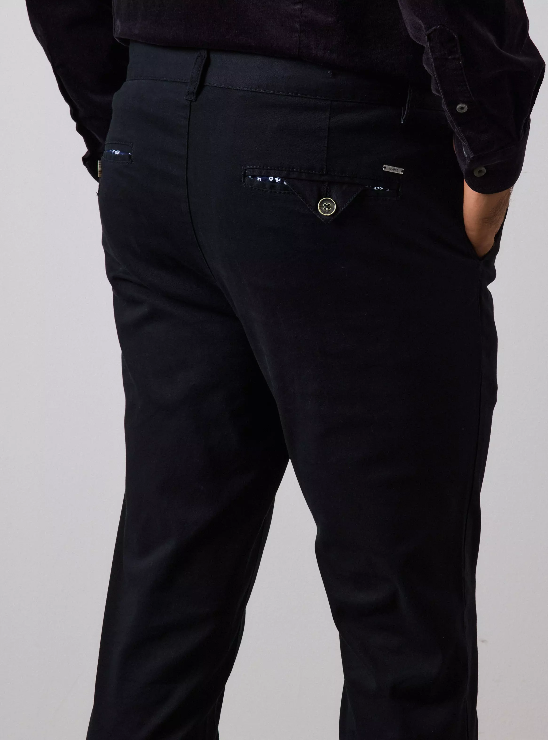 Pantalón Chino Skinny Básico-3