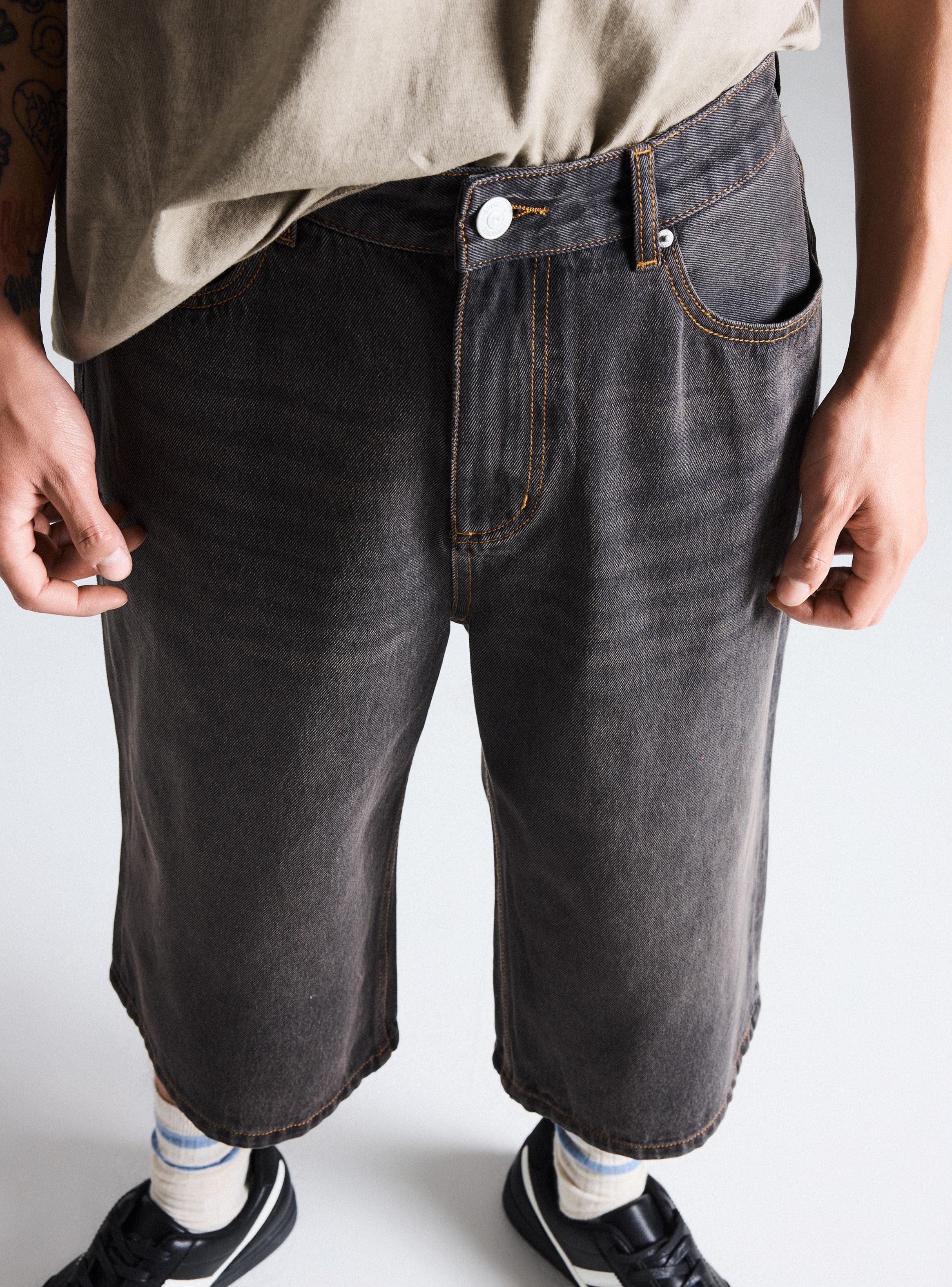 Bermuda Desgastada Loose Fit-2
