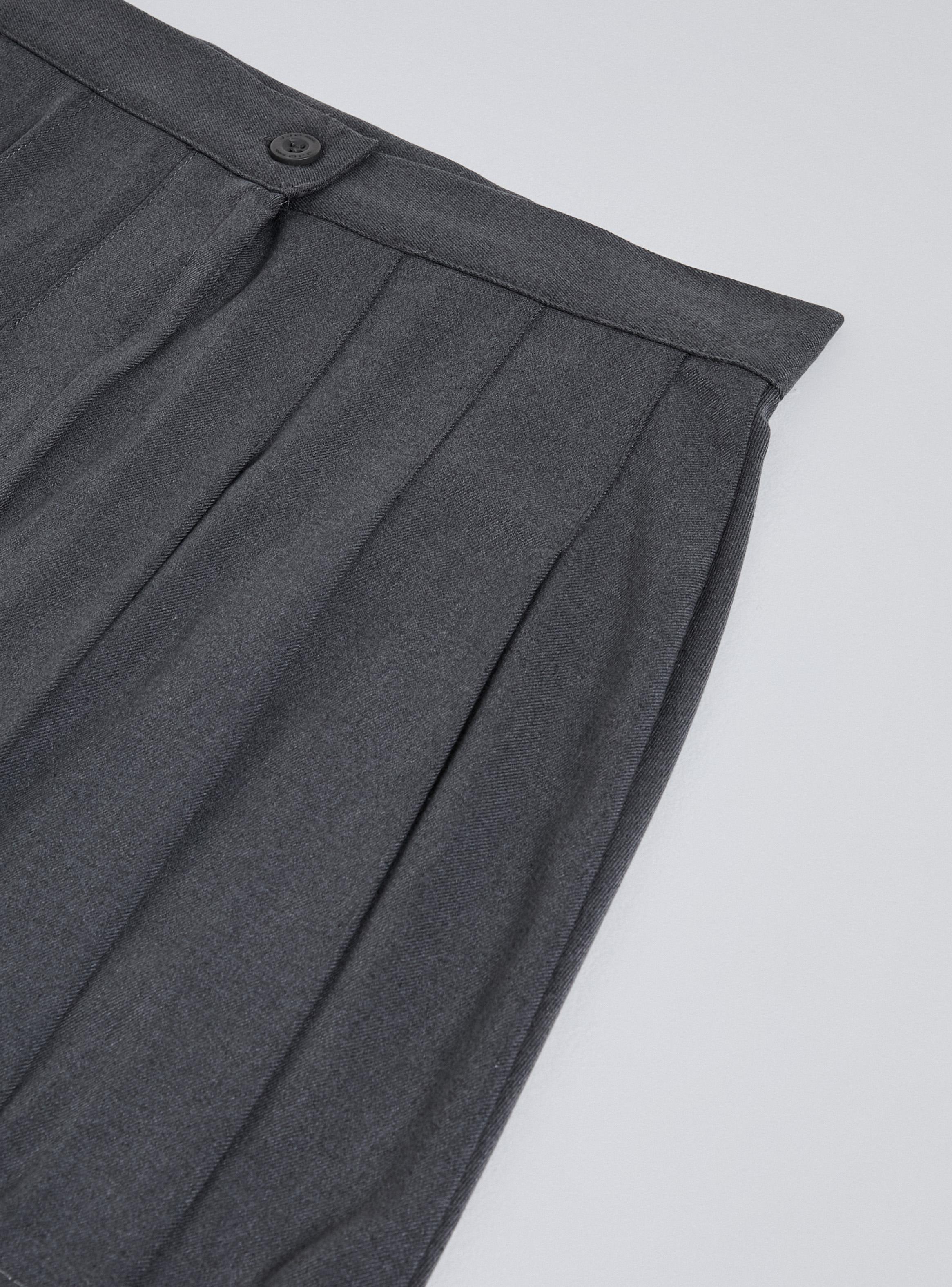 Falda Escolar Básica Gris Talla 38 a 48-2