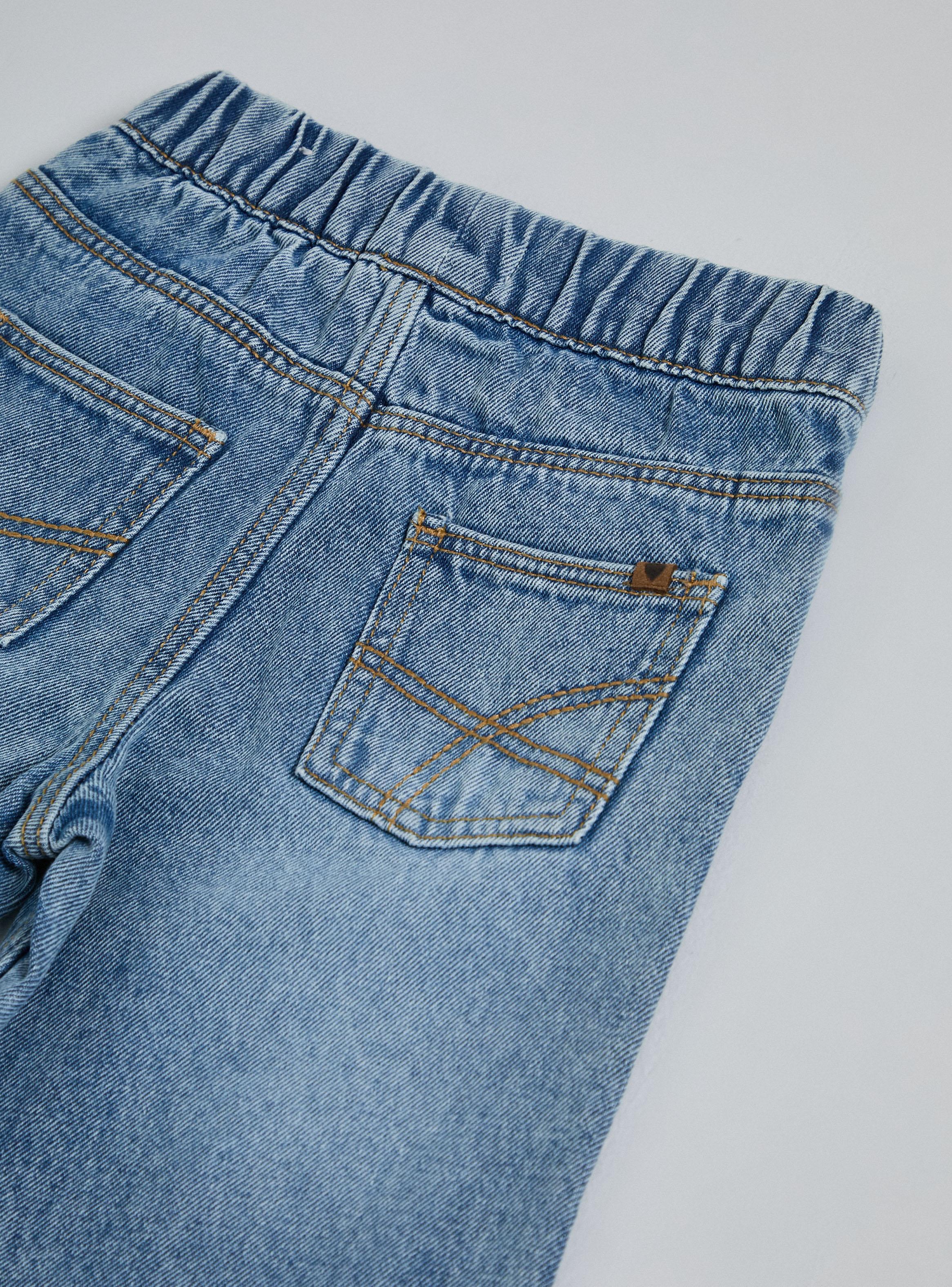 Jeans Full Bordado con Cerezas en Contraste-2