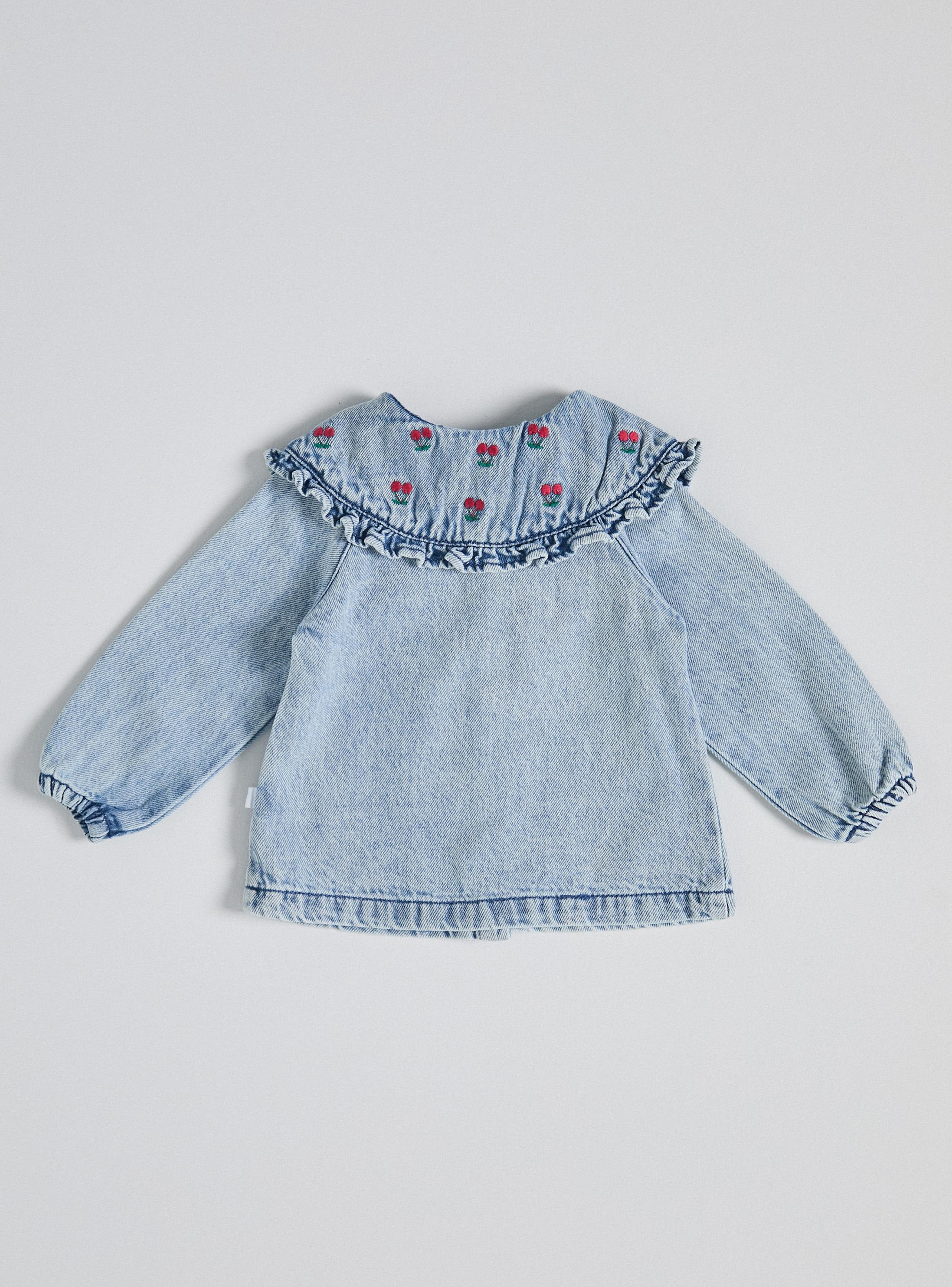 Blusa Cuello Bobo con Bordados de Cerezas en Contraste-2