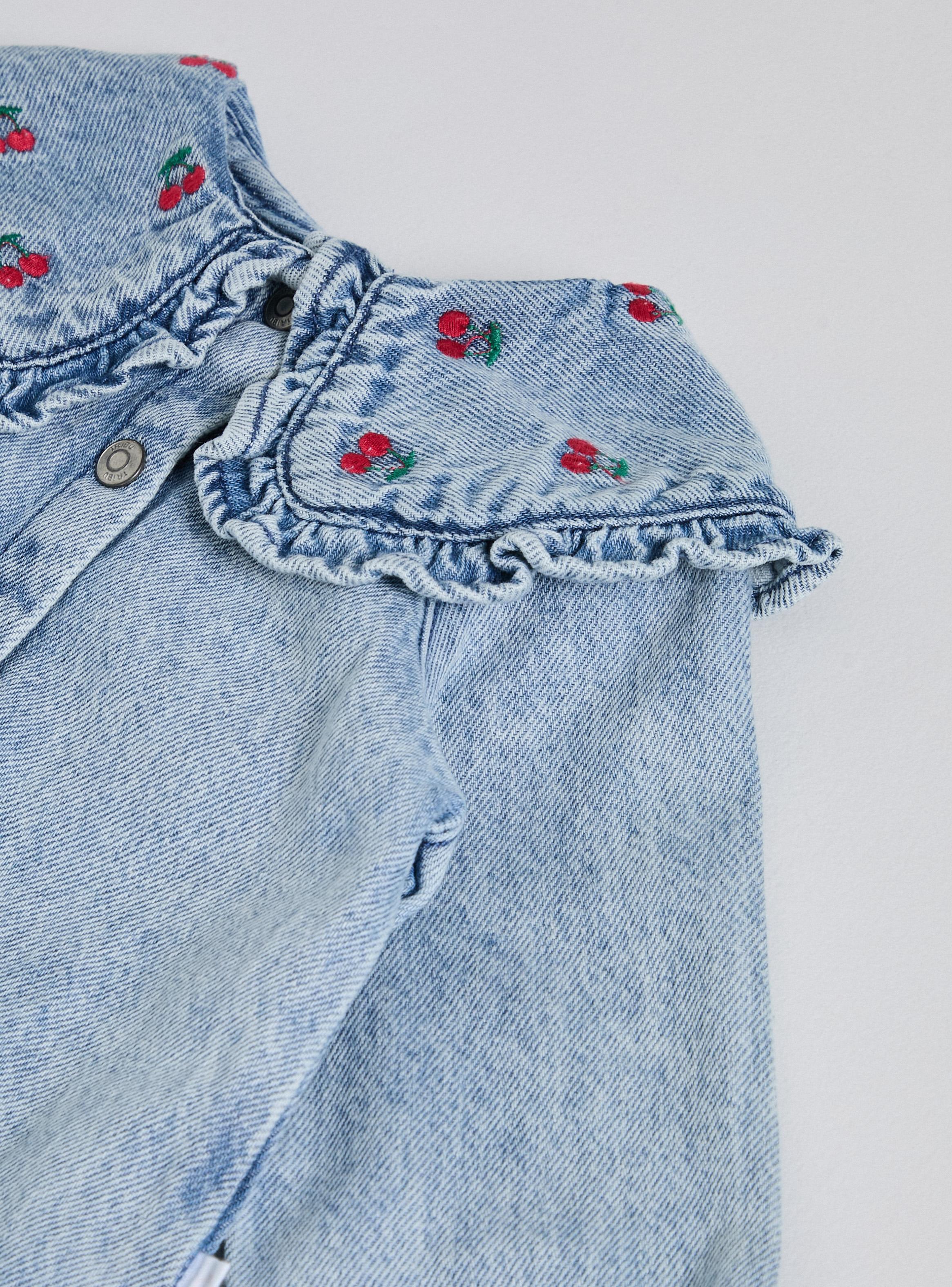 Blusa Cuello Bobo con Bordados de Cerezas en Contraste-3