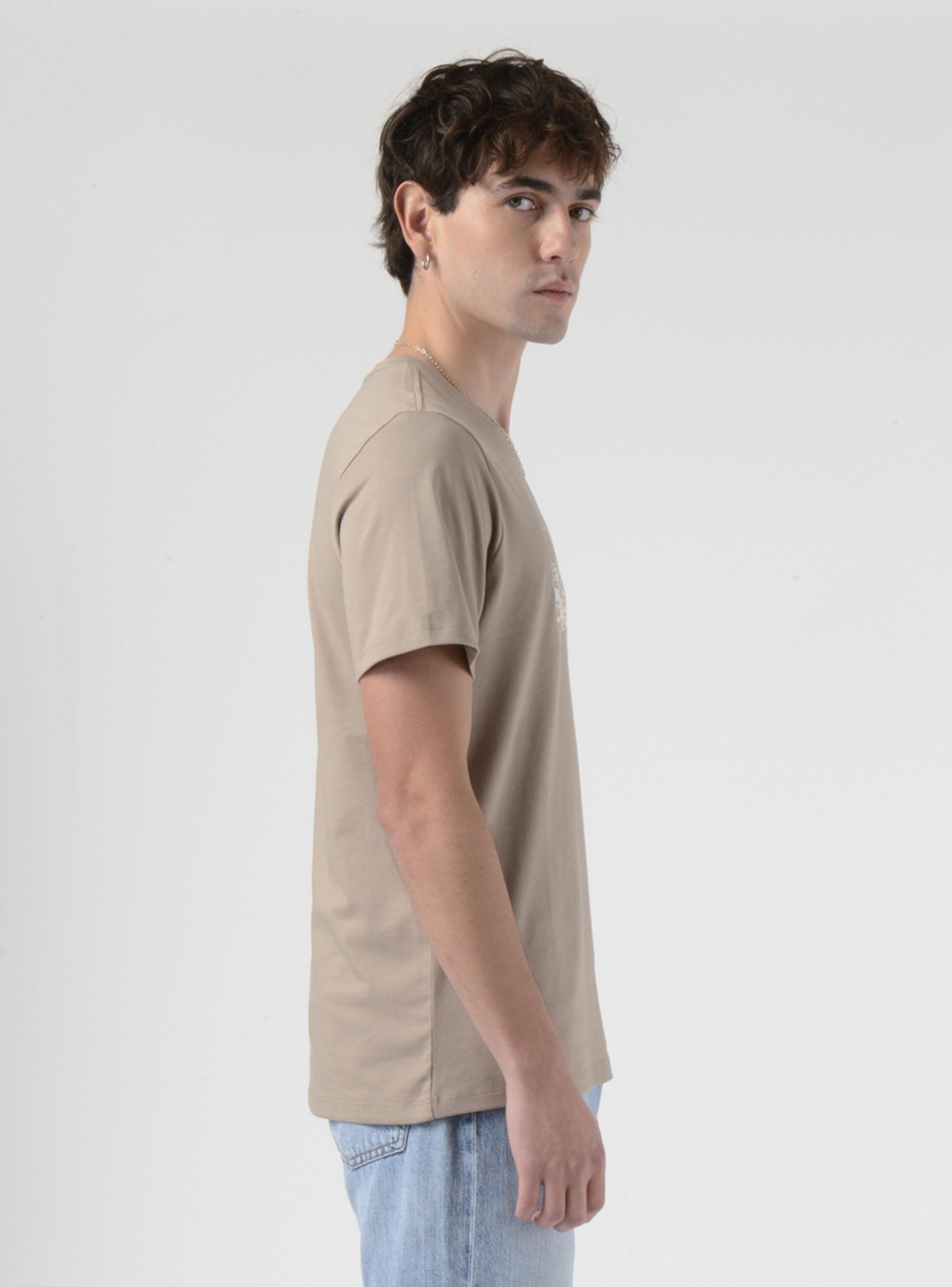 Polera Logo Estampado Manga Corta-3