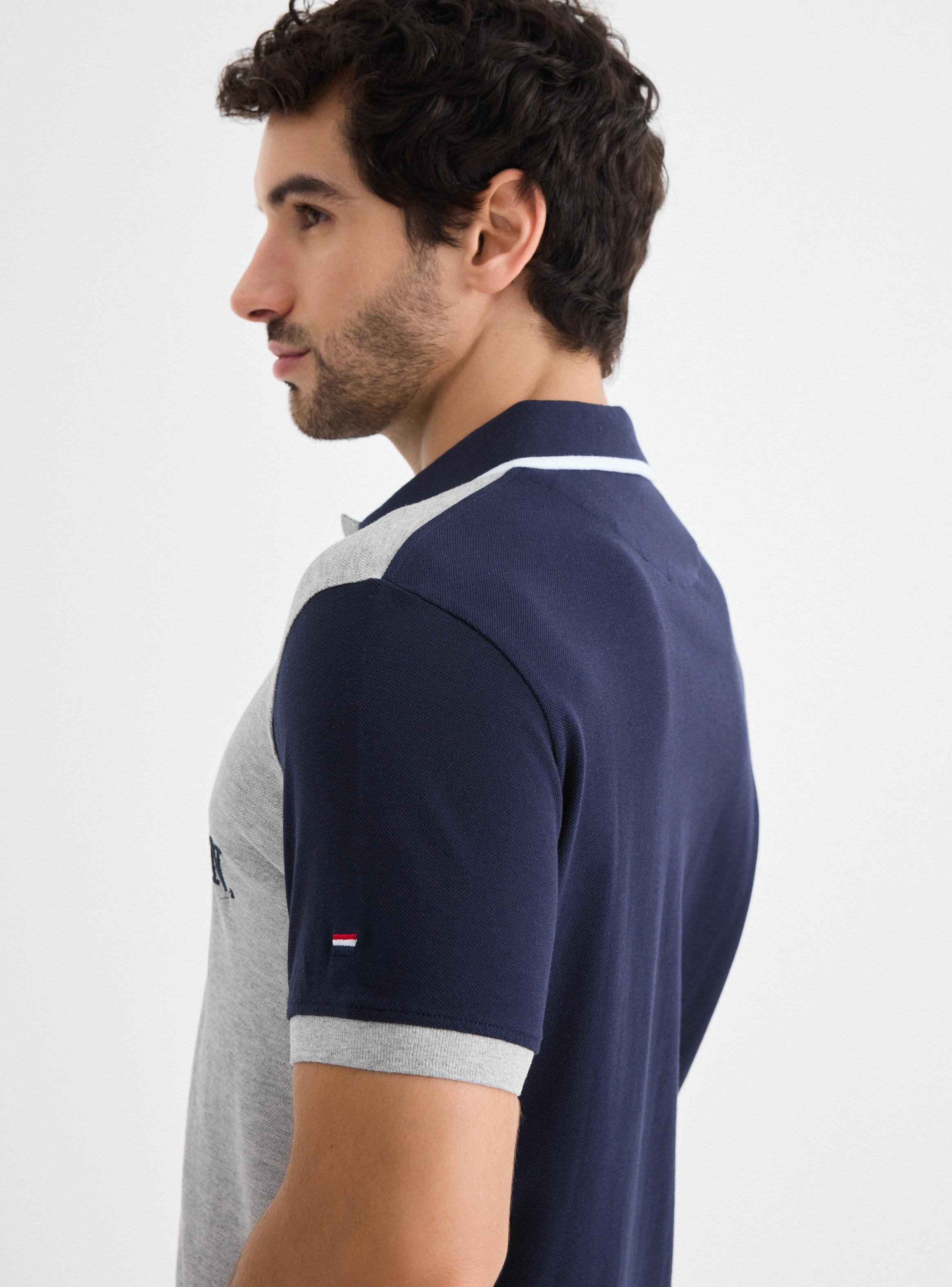 Polera Logo Bordado-3