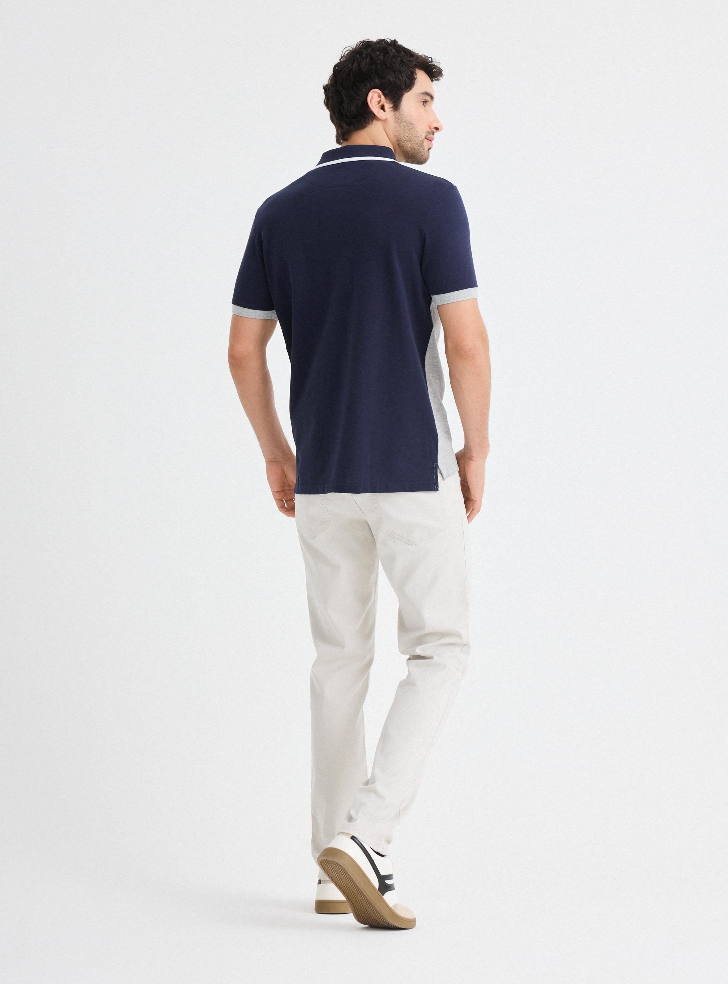 Polera Logo Bordado-5