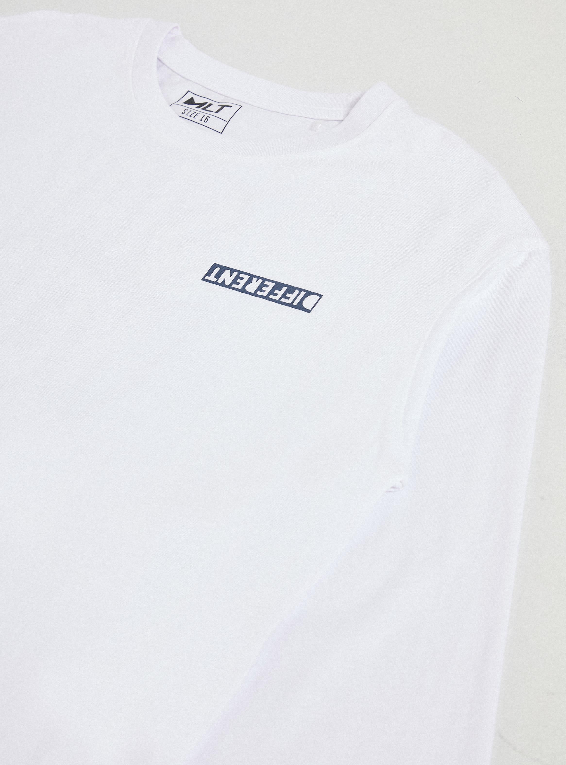 Polera Bolsillo en Manga con Estampado Espalda-2