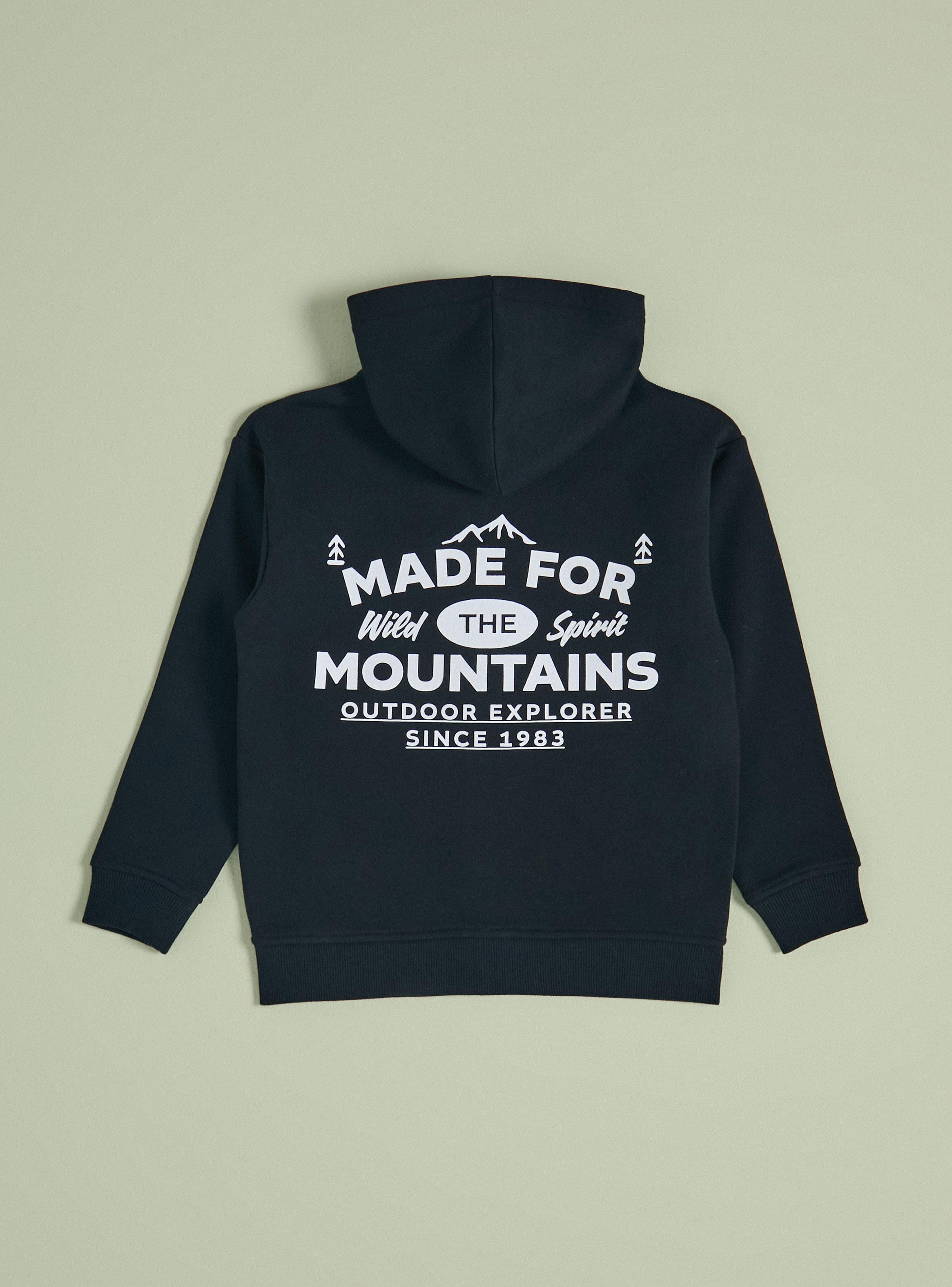 Polerón Abierto con Estampado en Espalda-2