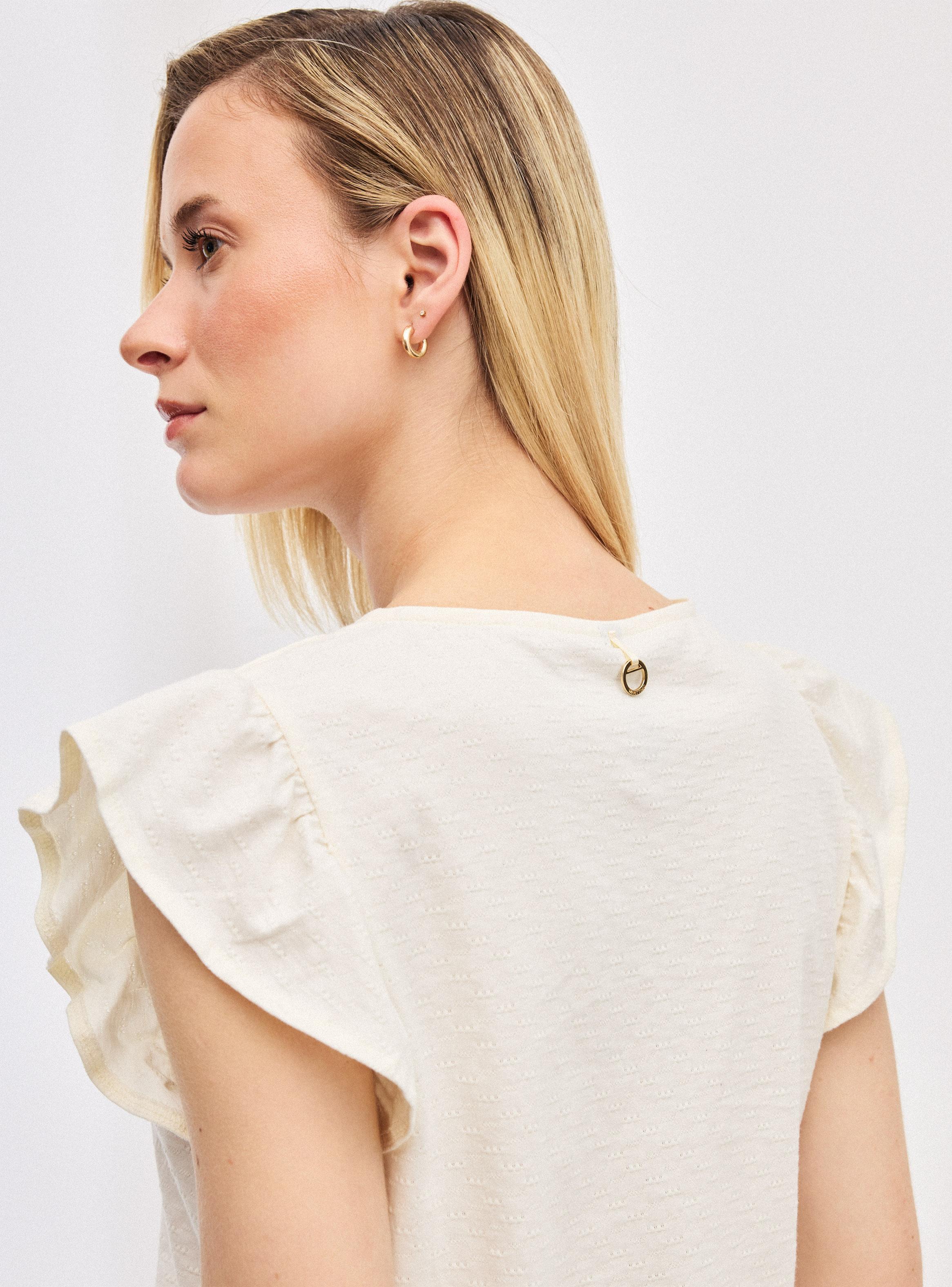 Polera con Textura y Manga Tipo Vuelo-3