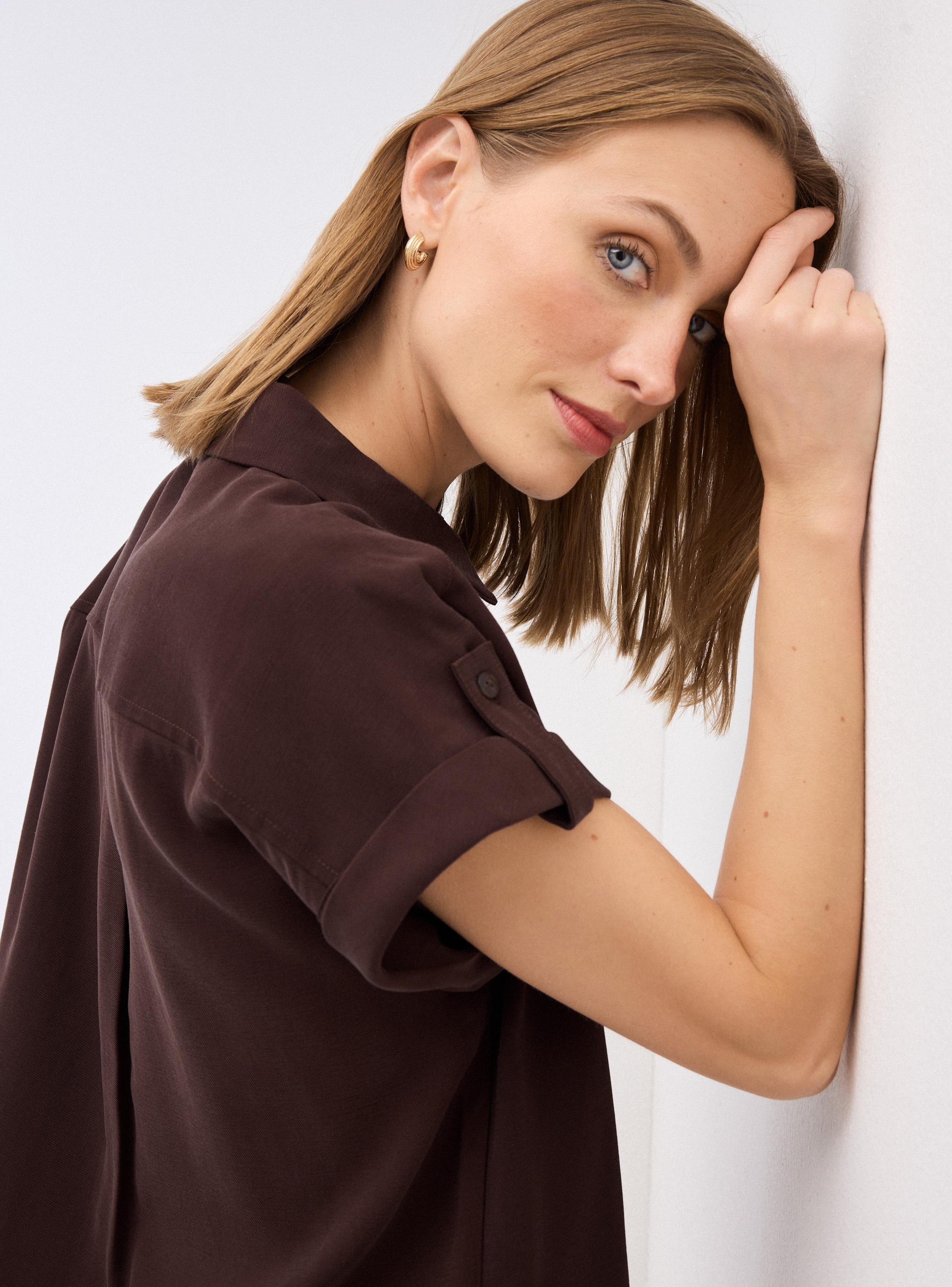 Blusa Camisera Escote V Fluida-3