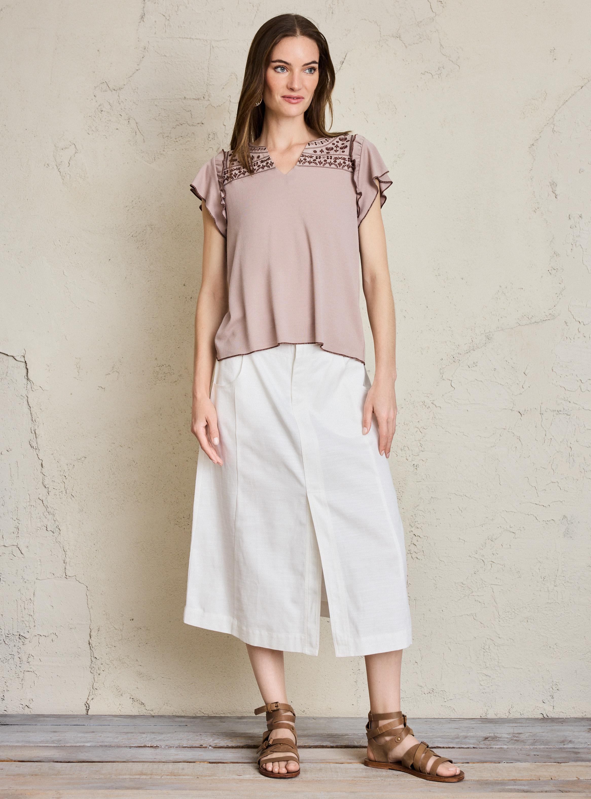 Polera Tela Acanalada con Bordado en Pecho-4