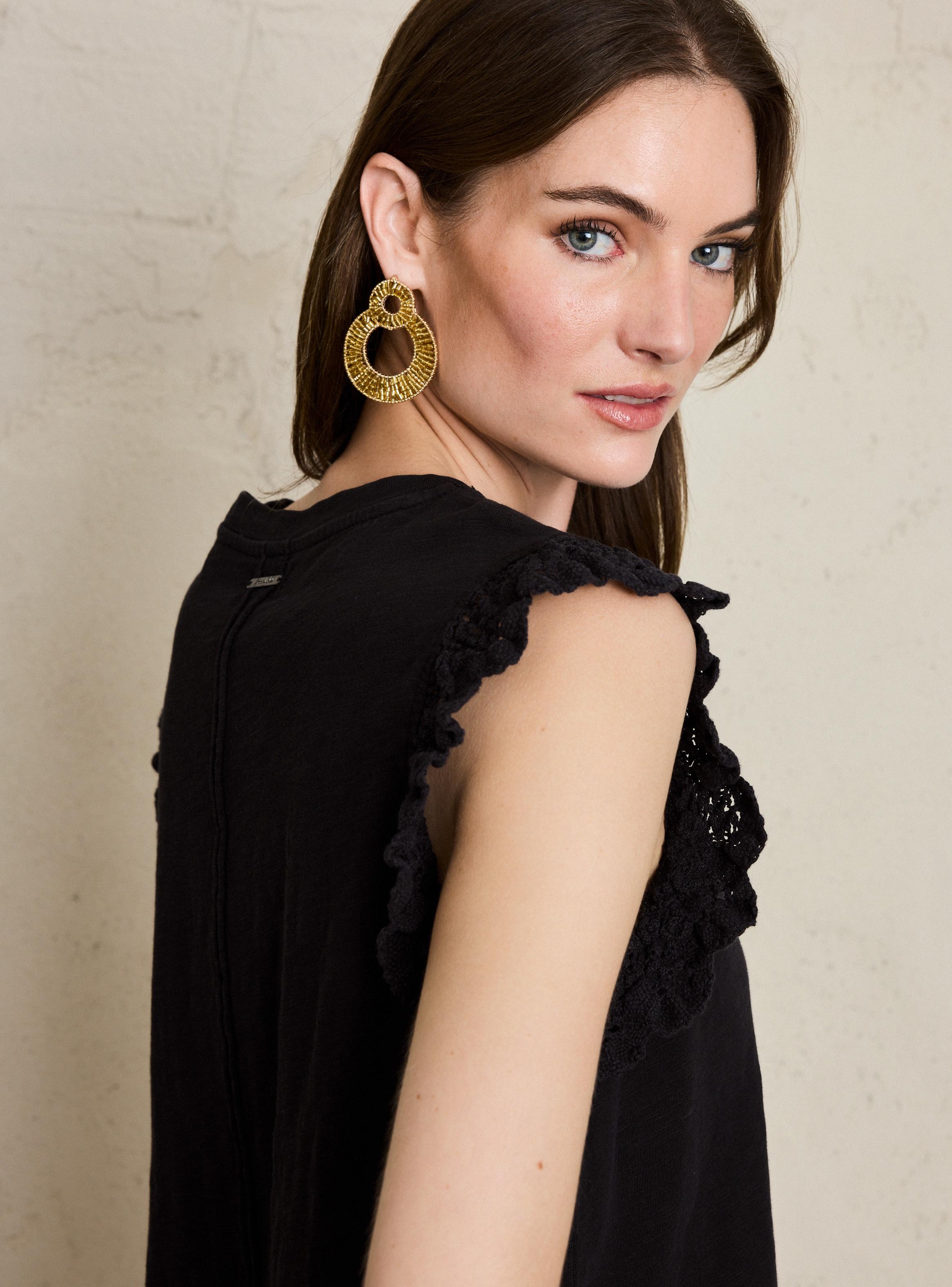 Polera Detalle de Macramé en Manga-3