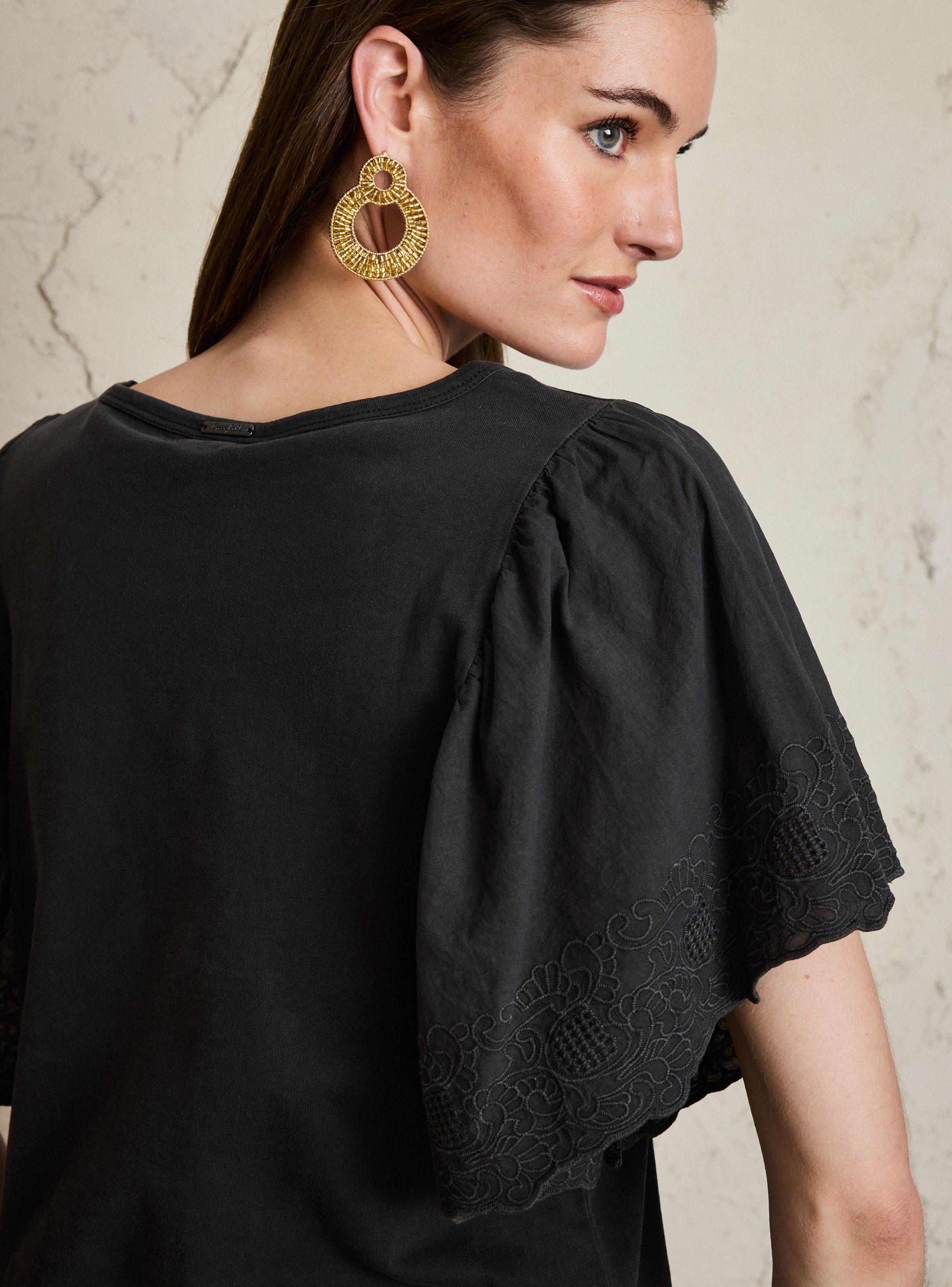 Polera con Proceso de Teñido y Mangas Bordadas-3