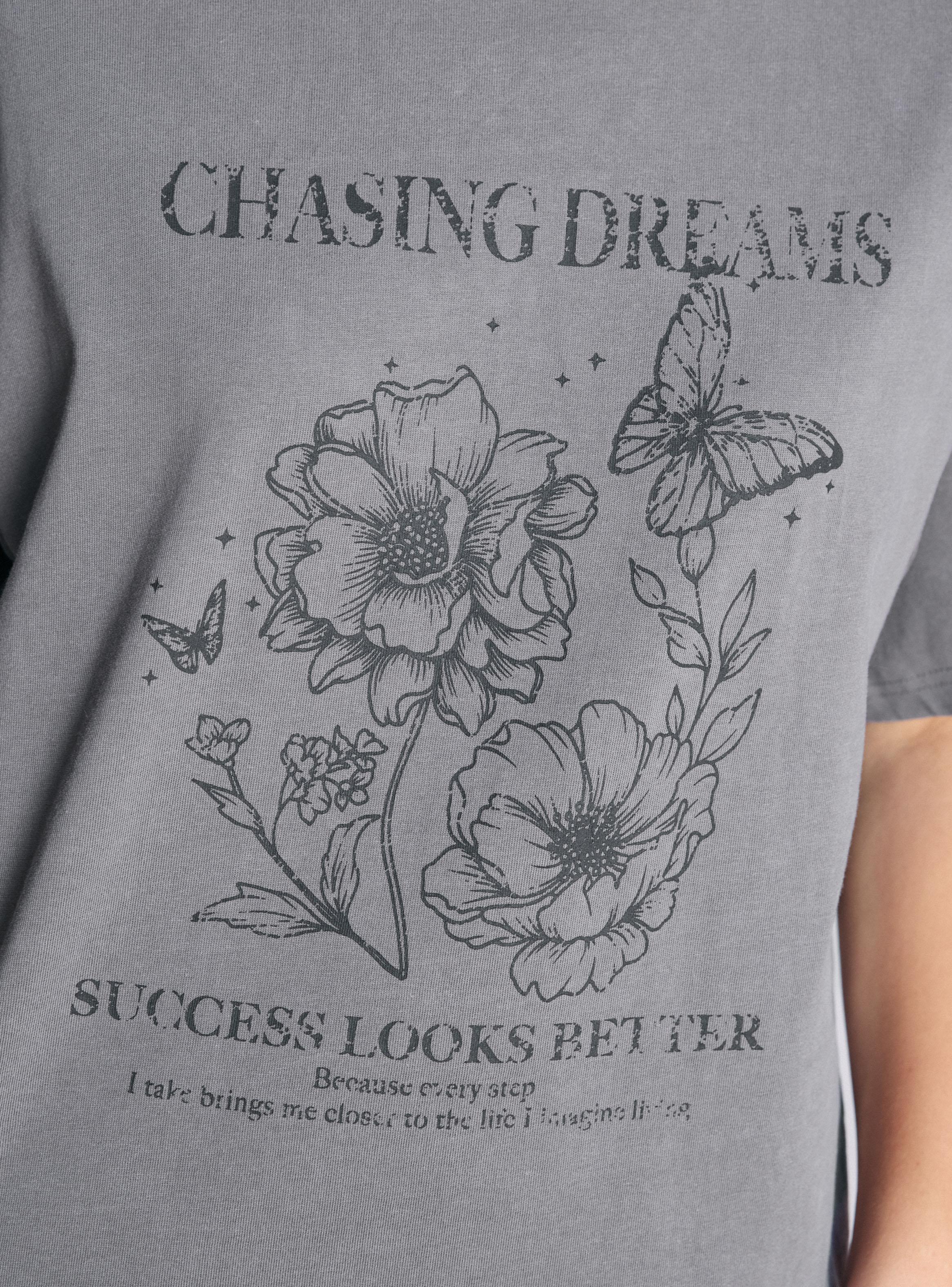 Polera Oversize con Print Focalizado-3