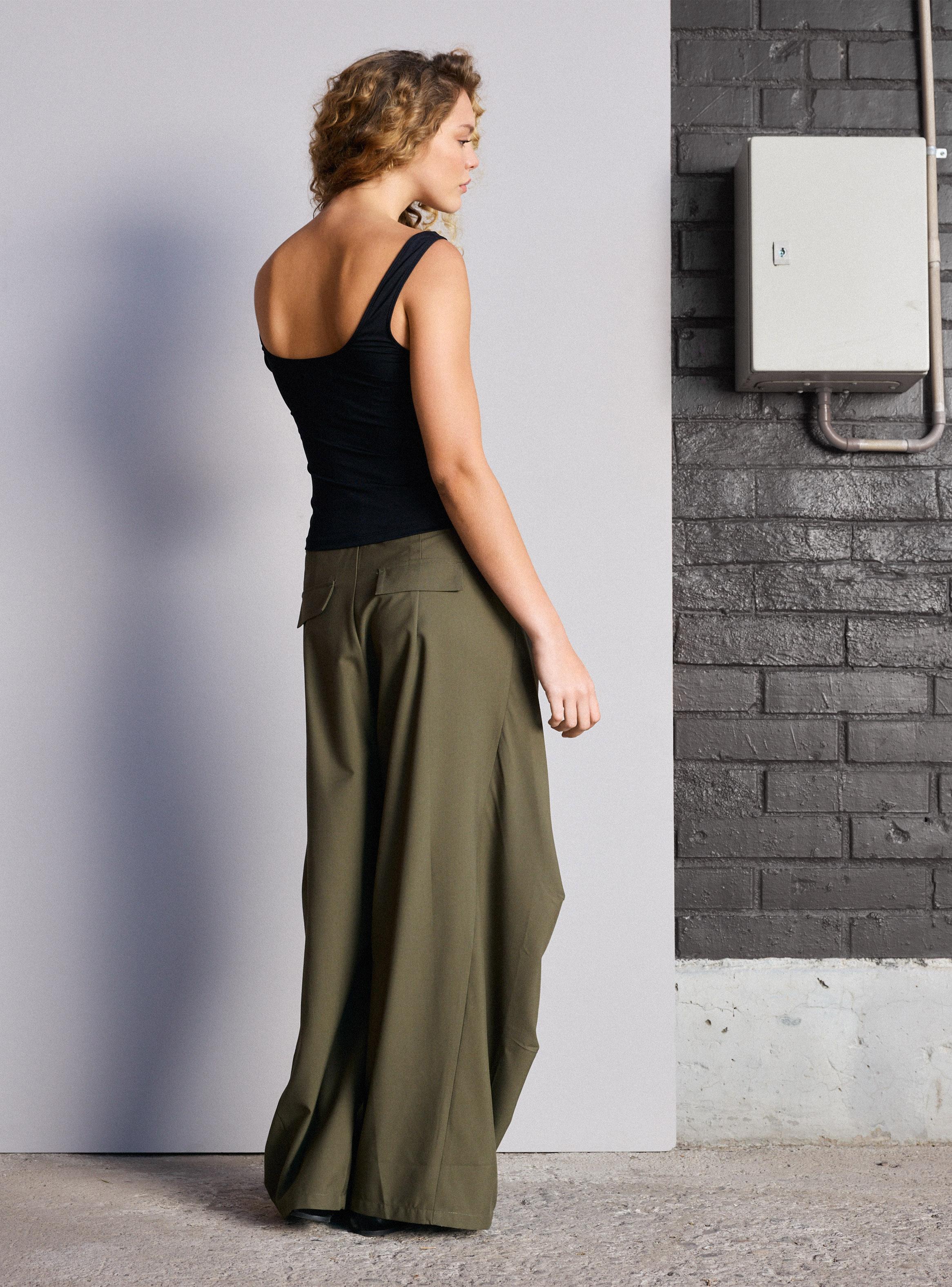 Polera Cuello Asimétrico con Hebilla Decorativa-5