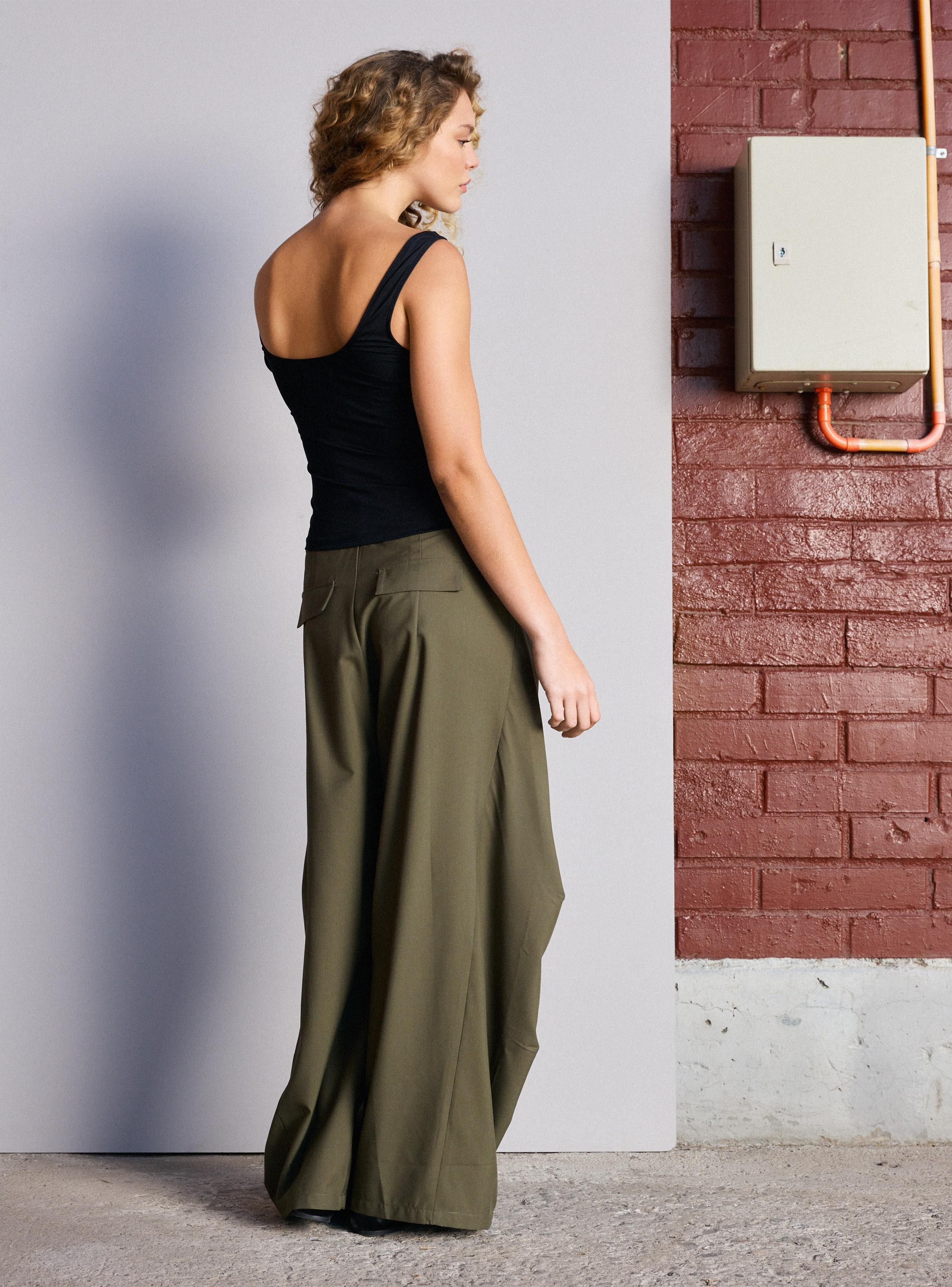 Polera Cuello Asimétrico con Hebilla Decorativa-5