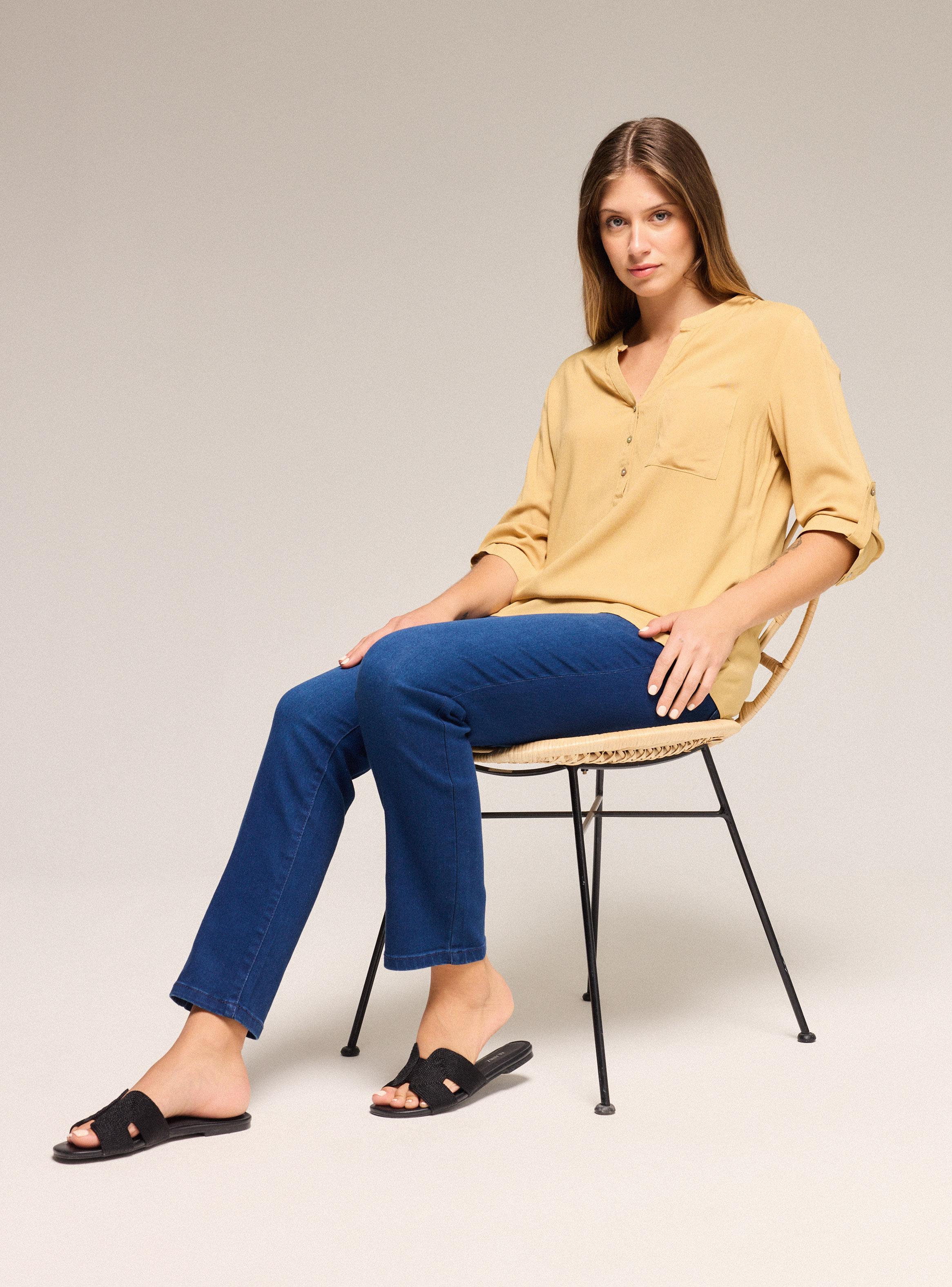 Blusa con Botones y Manga Roll Up-4