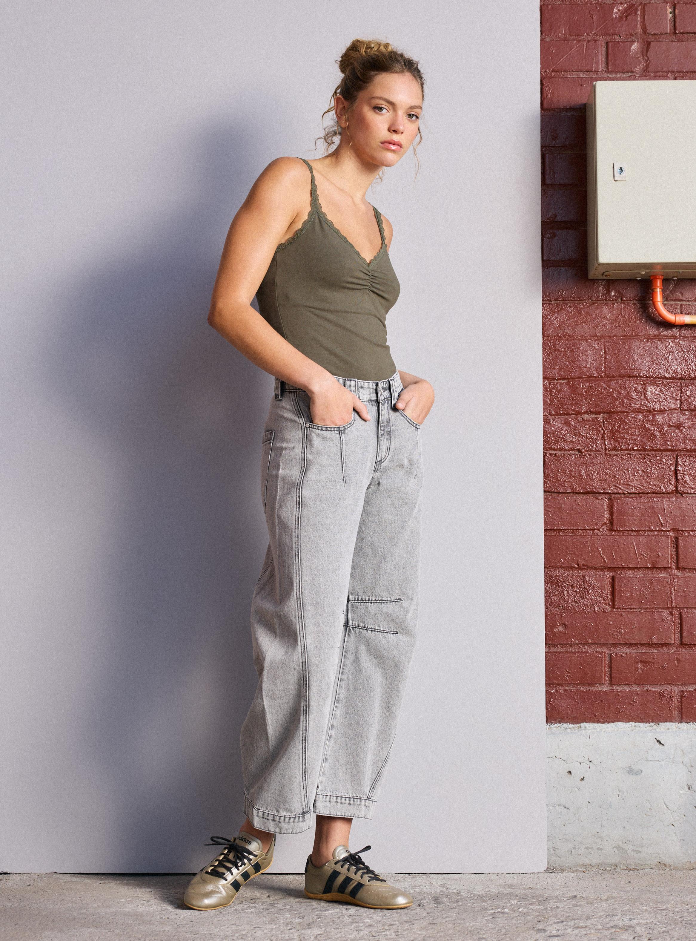 Jeans Barrel con Tela Liviana-4