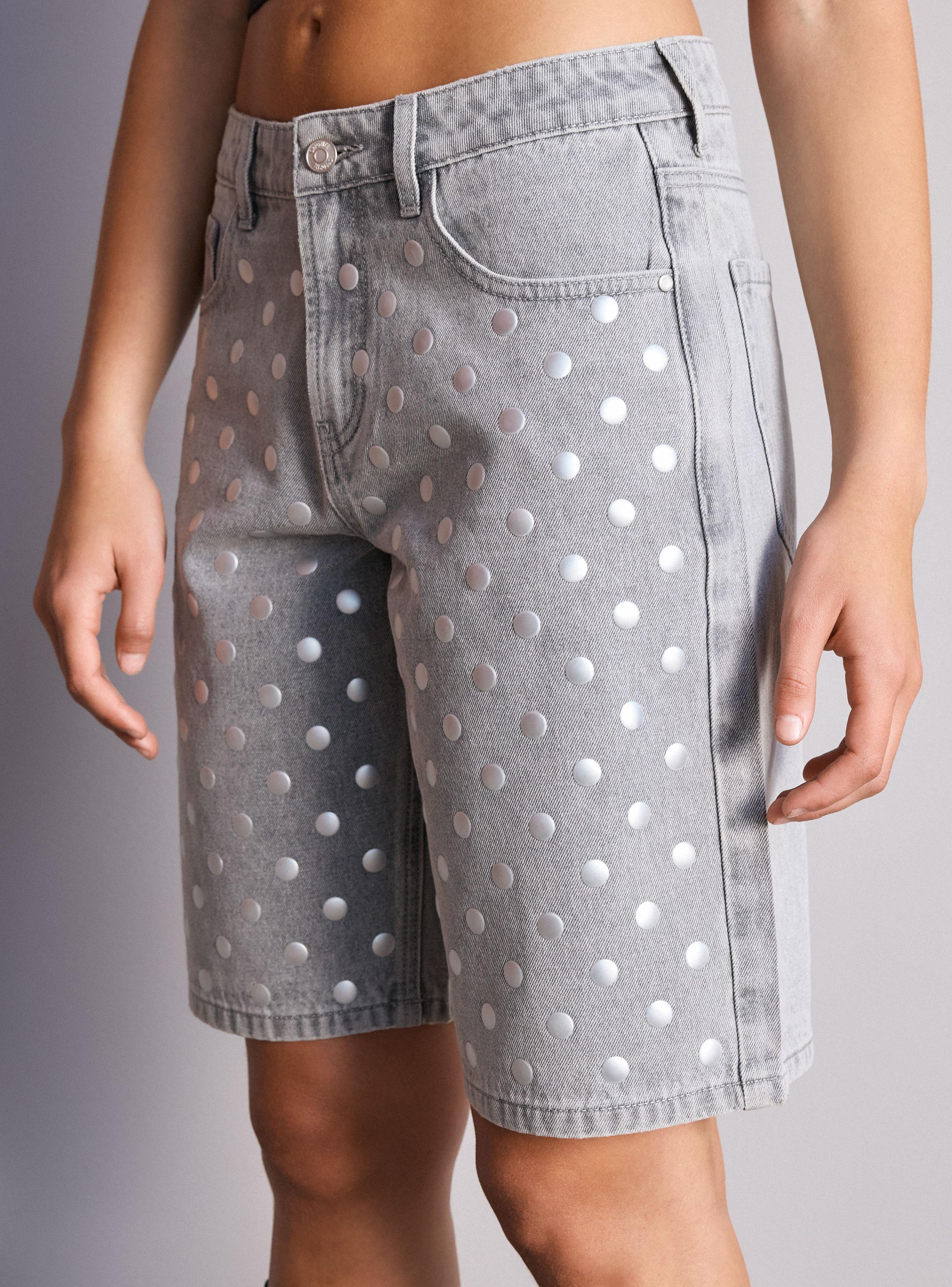 Short Bermuda Tachas Redondas-2