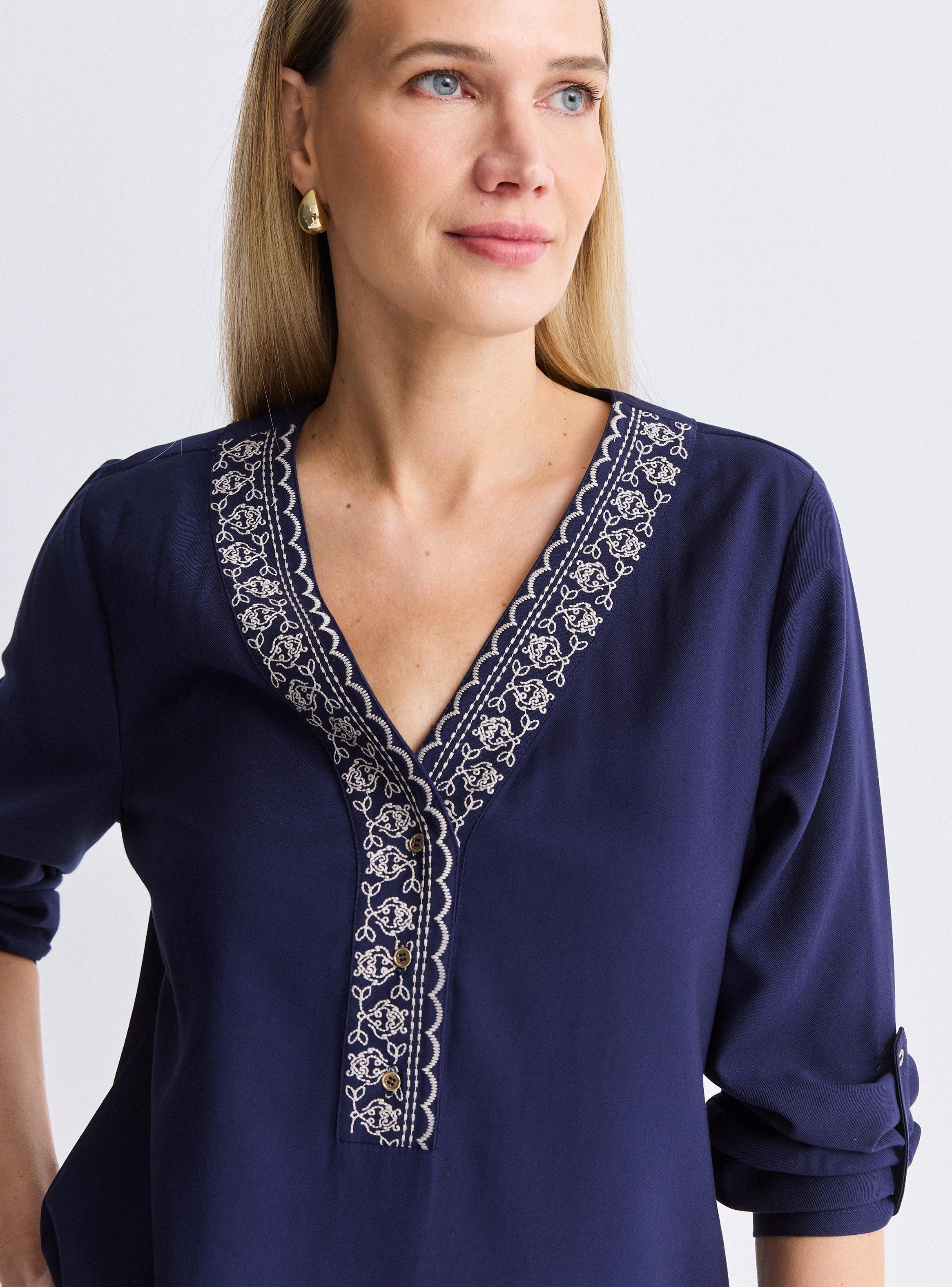 Blusa Manga Roll Up Escote Bordado-2