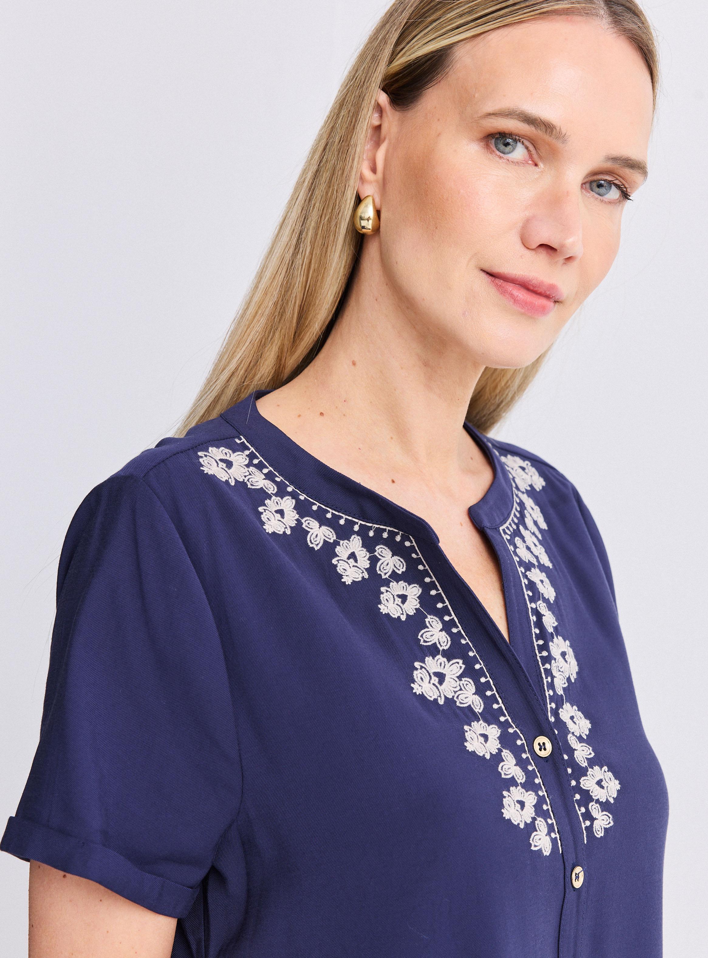 Vestido Camisero con Bordado en Escote-3