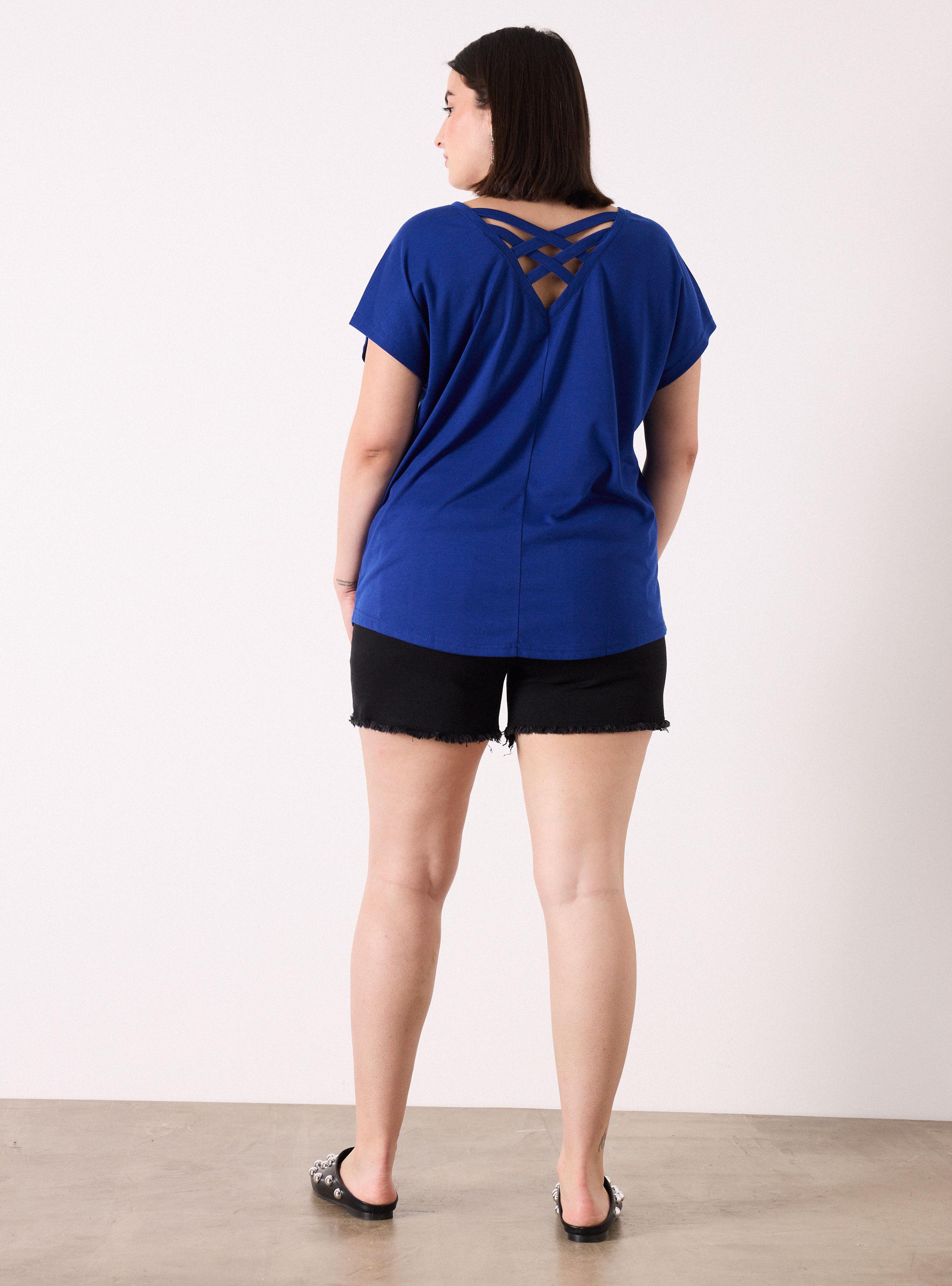 Polera Brillos Delanteros y Escote V en Espalda-5