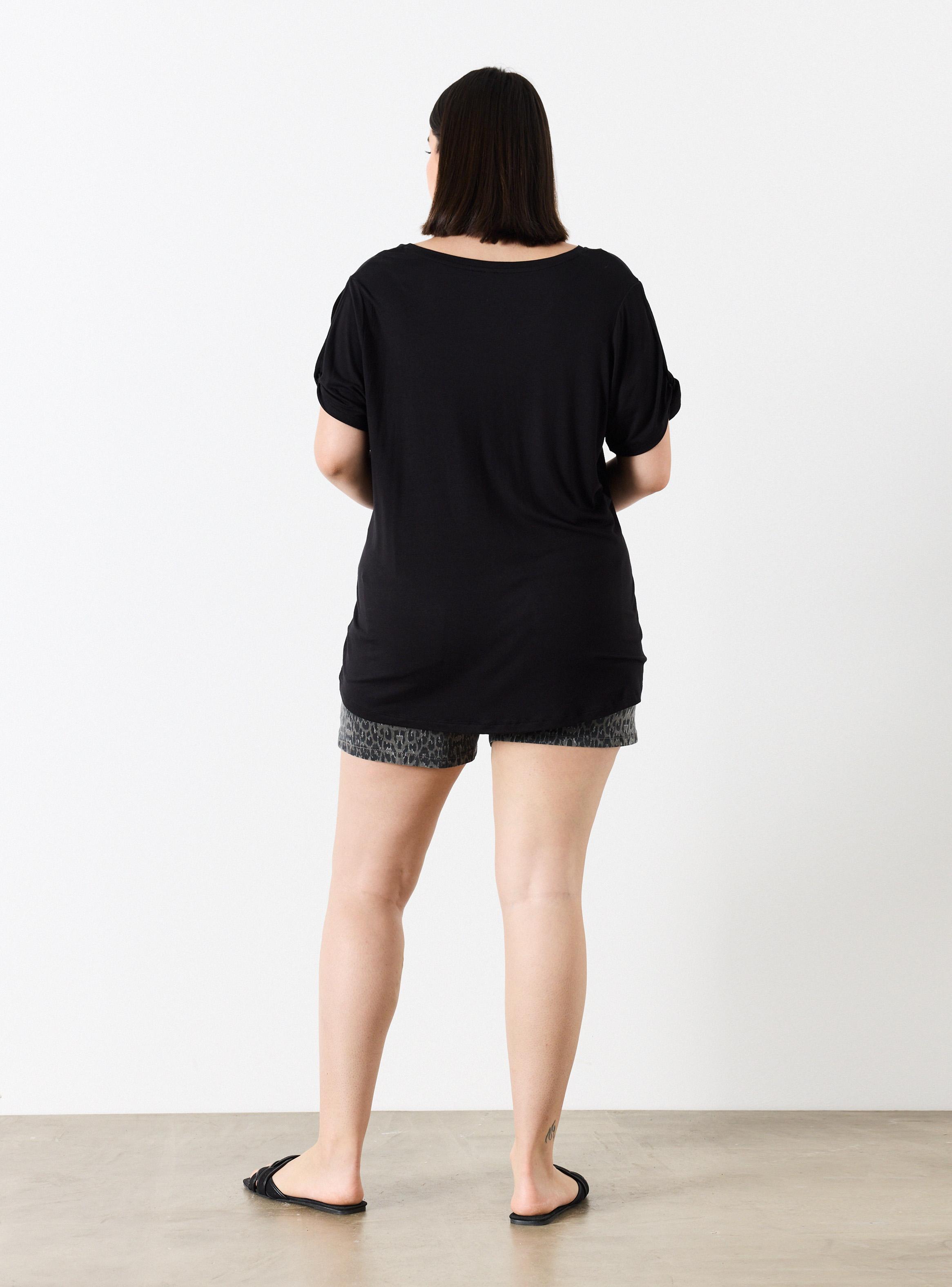 Polera Gráfica Metalizada y Manga Cut-Out y Nudo-5