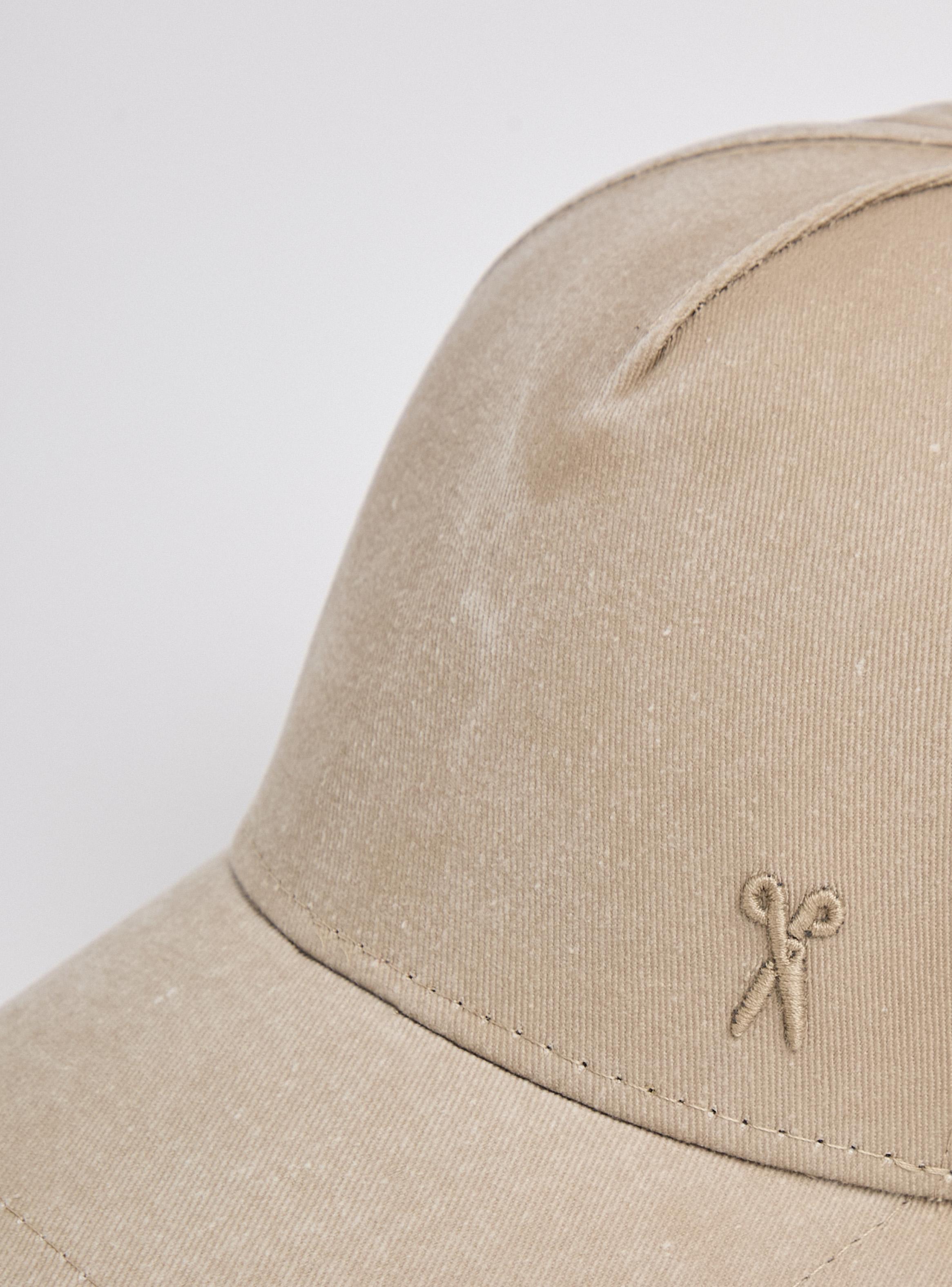 Jockey Detalle Bordado-3