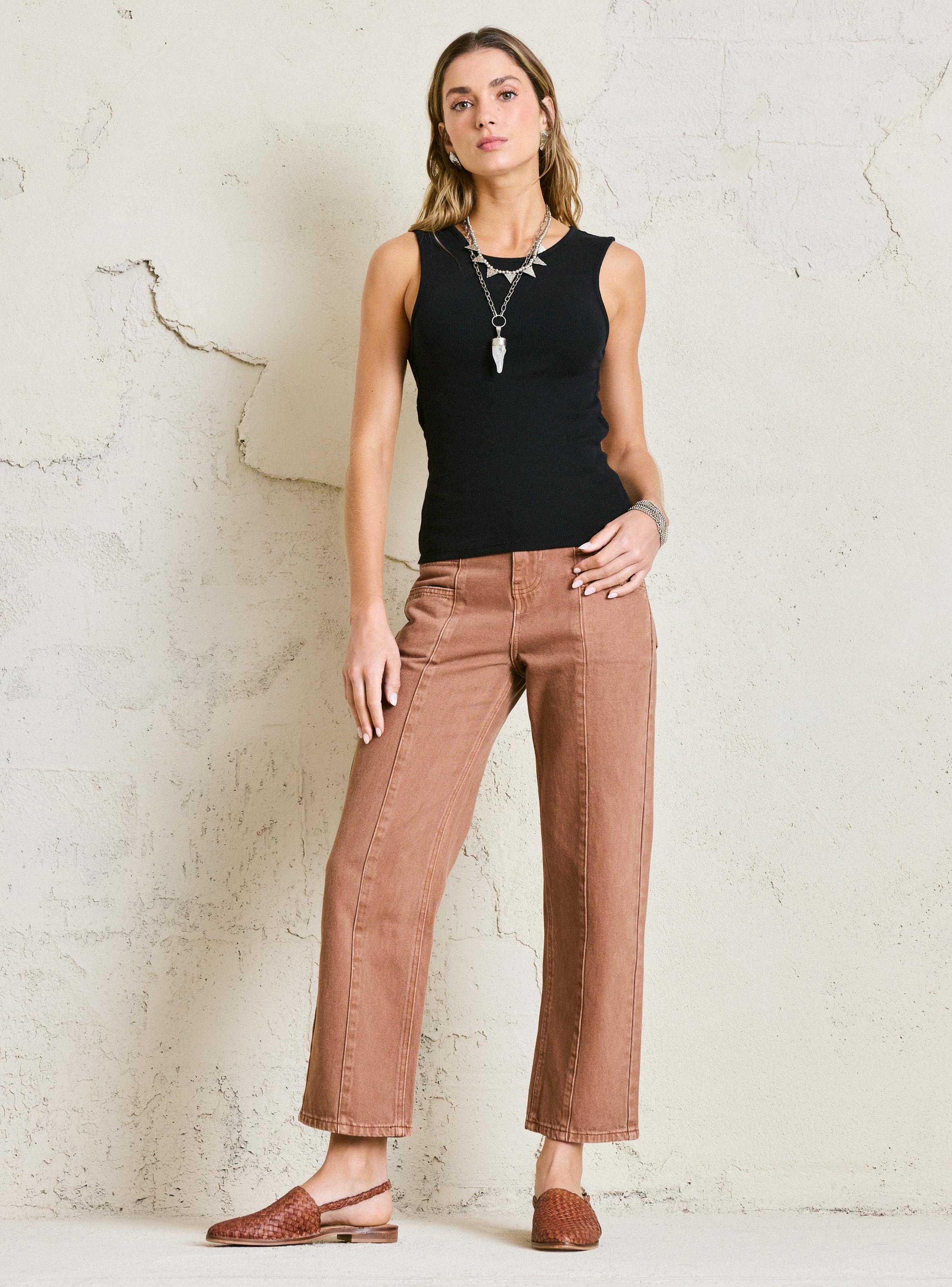 Polera Acanalada sin Mangas Cut Out en Espalda-4