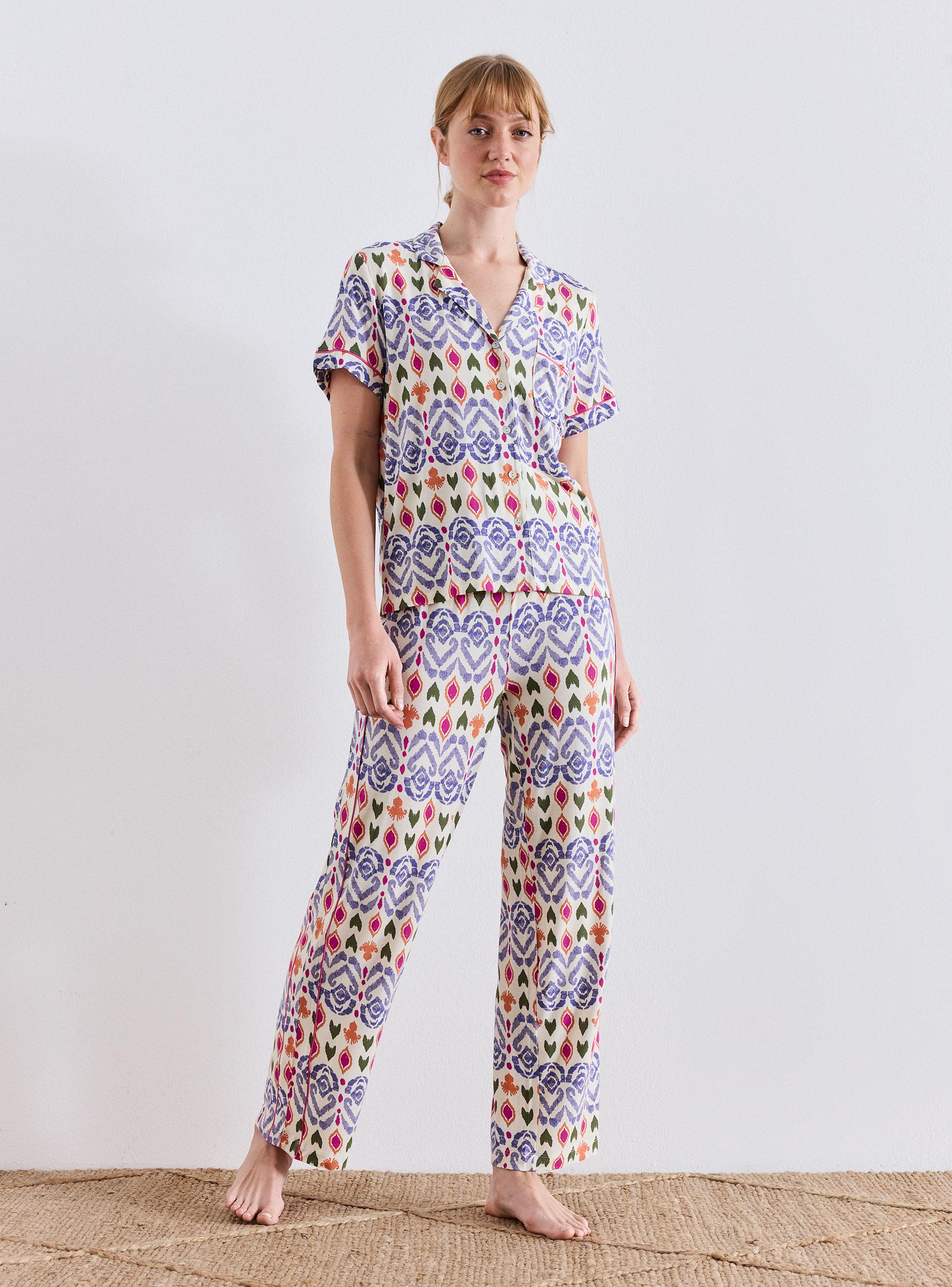 Pijama Ligero Full Estampado con Aplicaciones en Satín-4