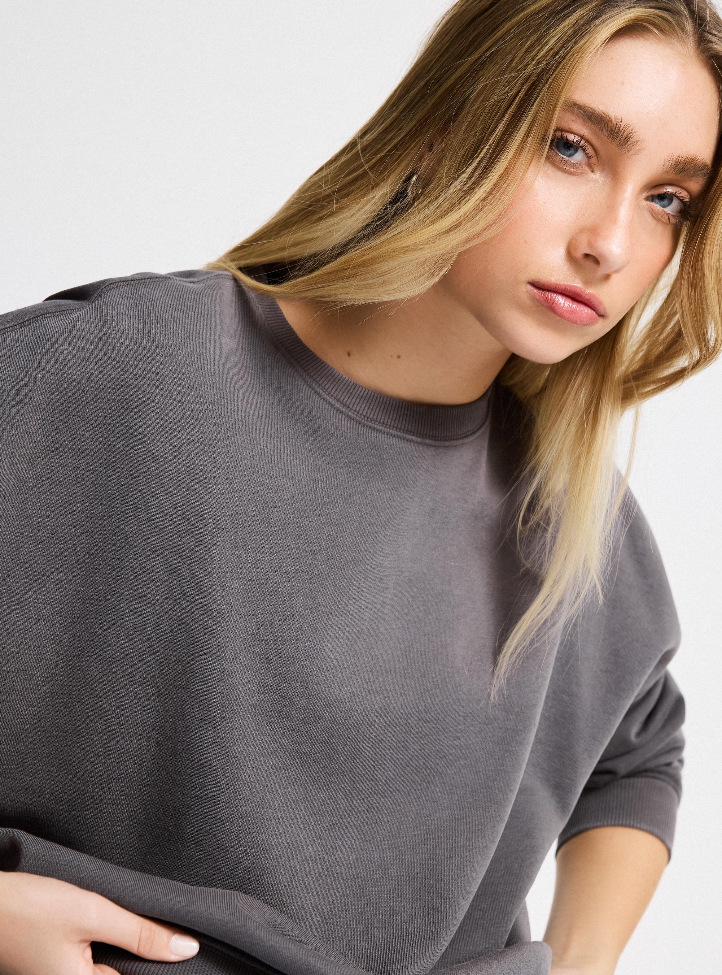 Polerón Crew Neck Básico-2