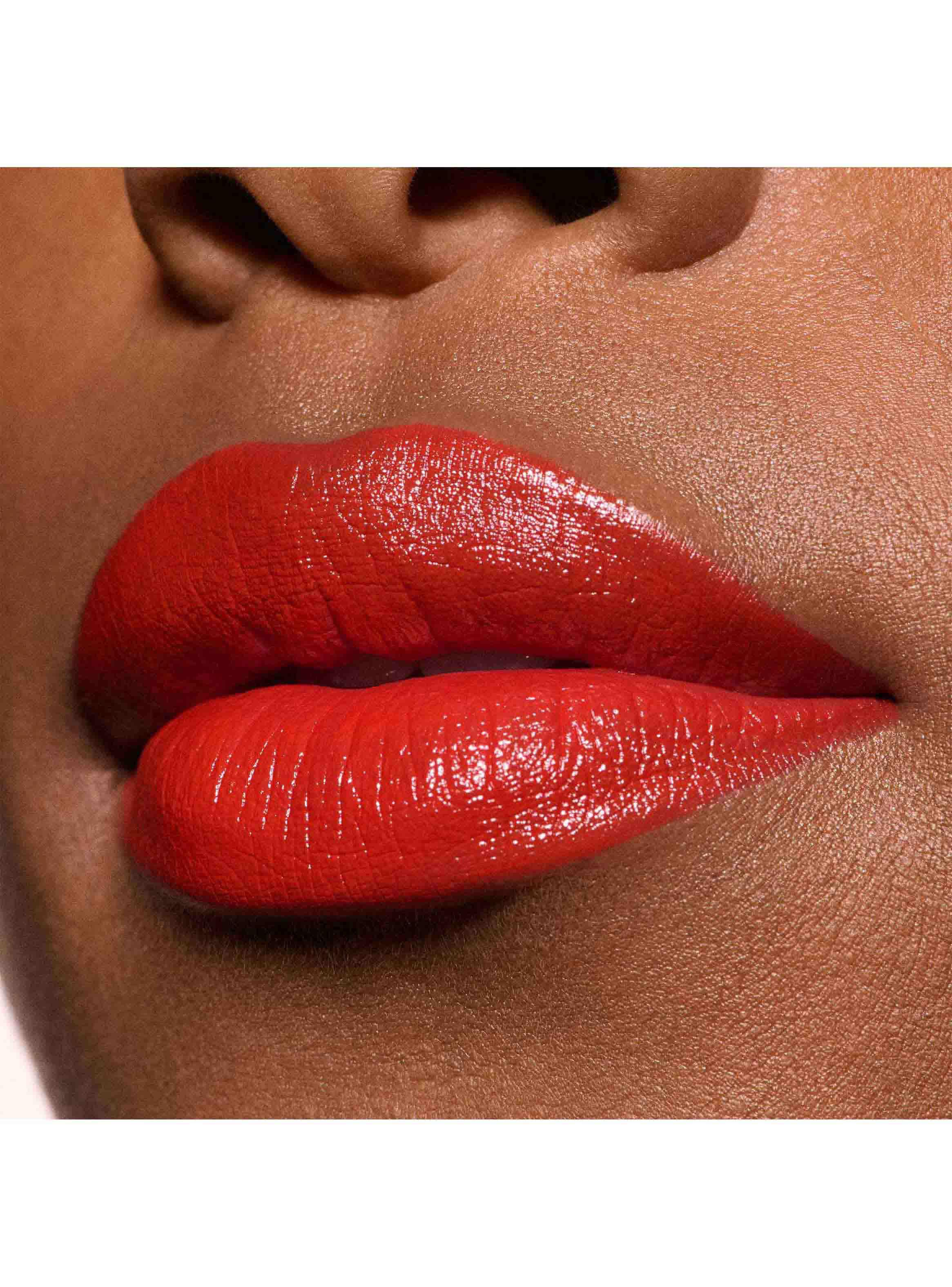 Labial M·A·Cximal Satin Lipstick-4