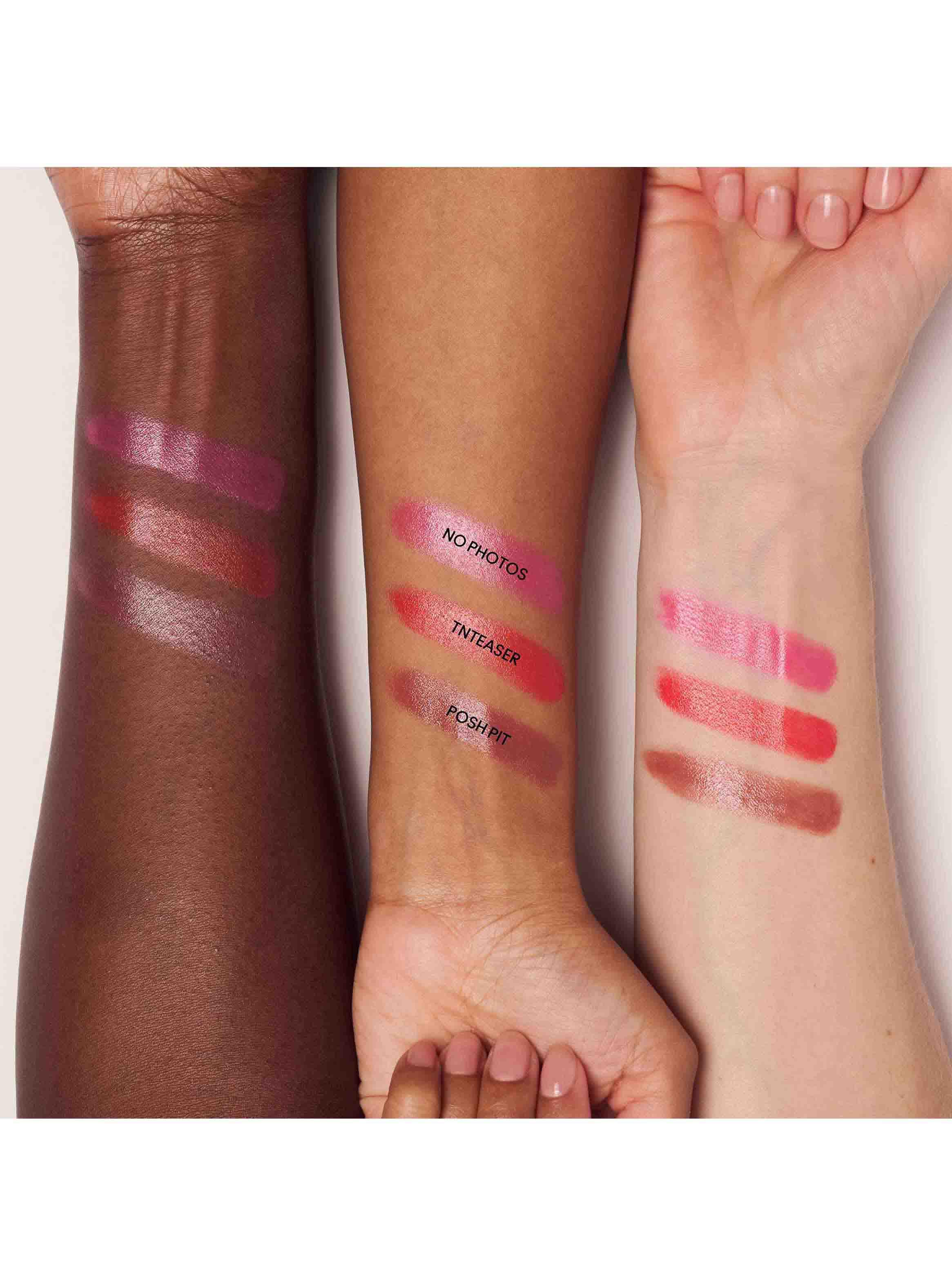 Set de Maquillaje de Labios MAC Wildest Gleams Mini Lustreglass Lip Trio-4