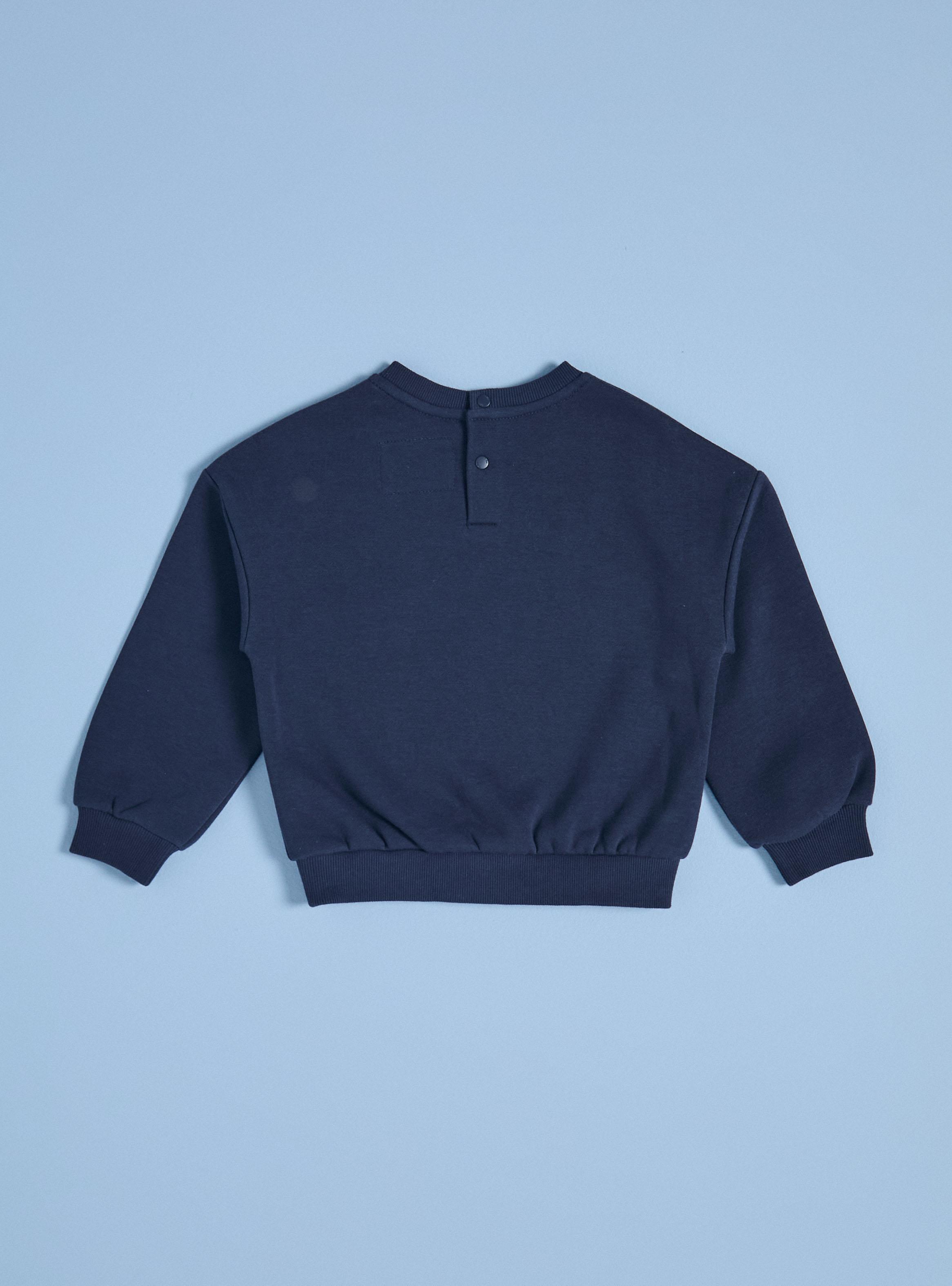 Polerón con Aplicaciones de Cordón Diseño Flor-2