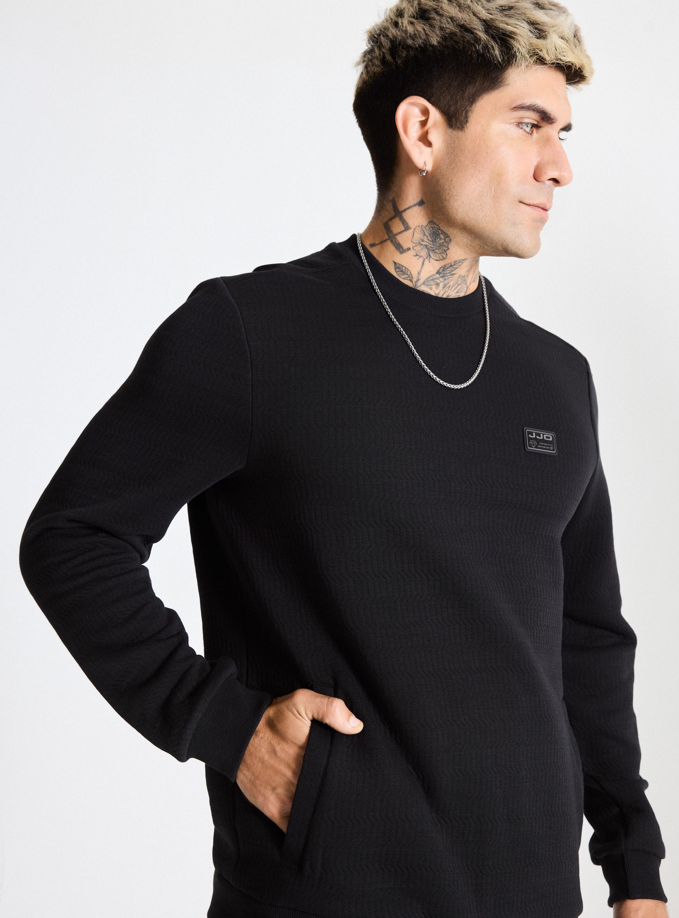 Polerón Tela Texturada con Bolsillos-3