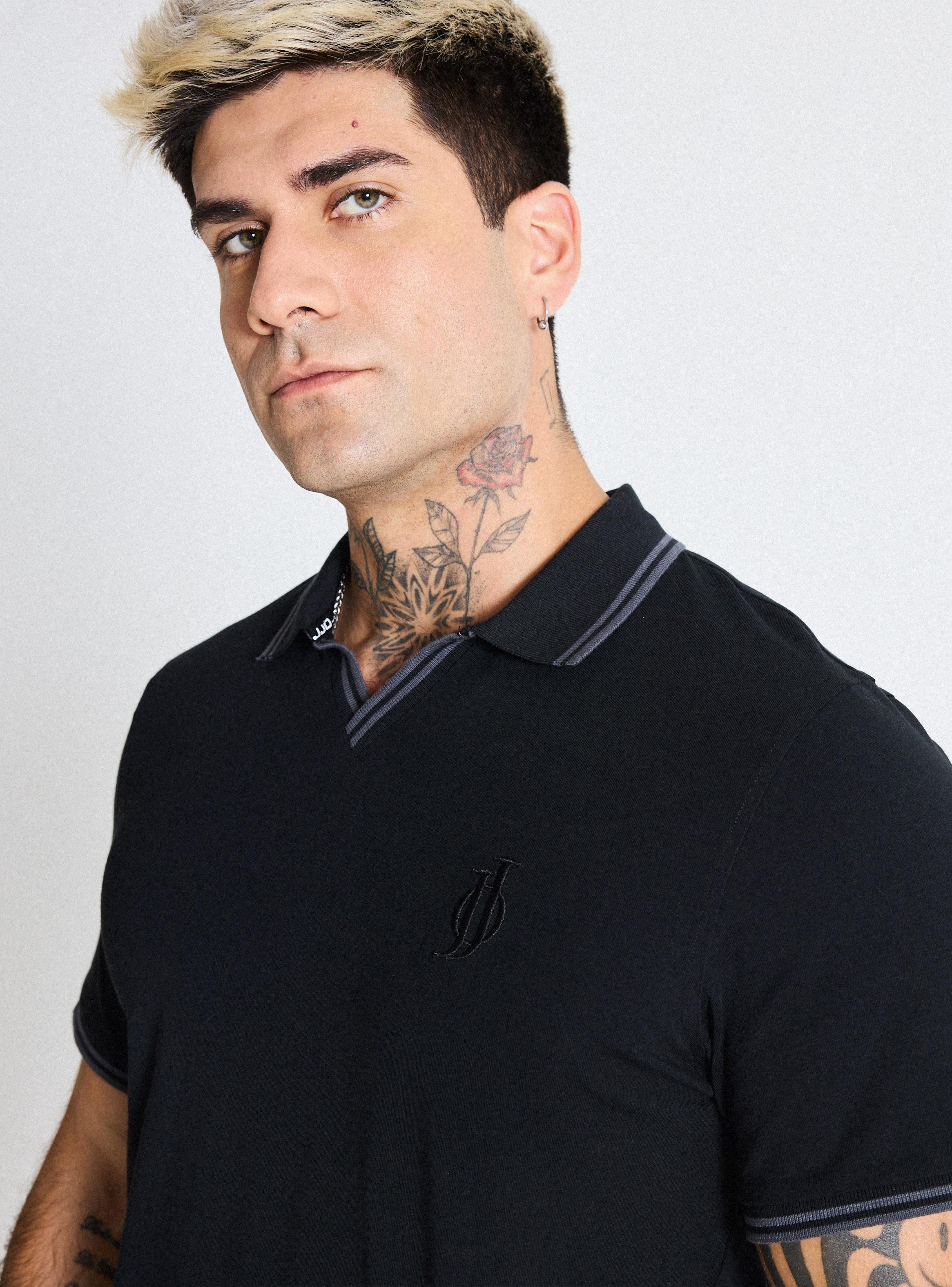 Polera Cuello Polo con Detalle Líneas-2