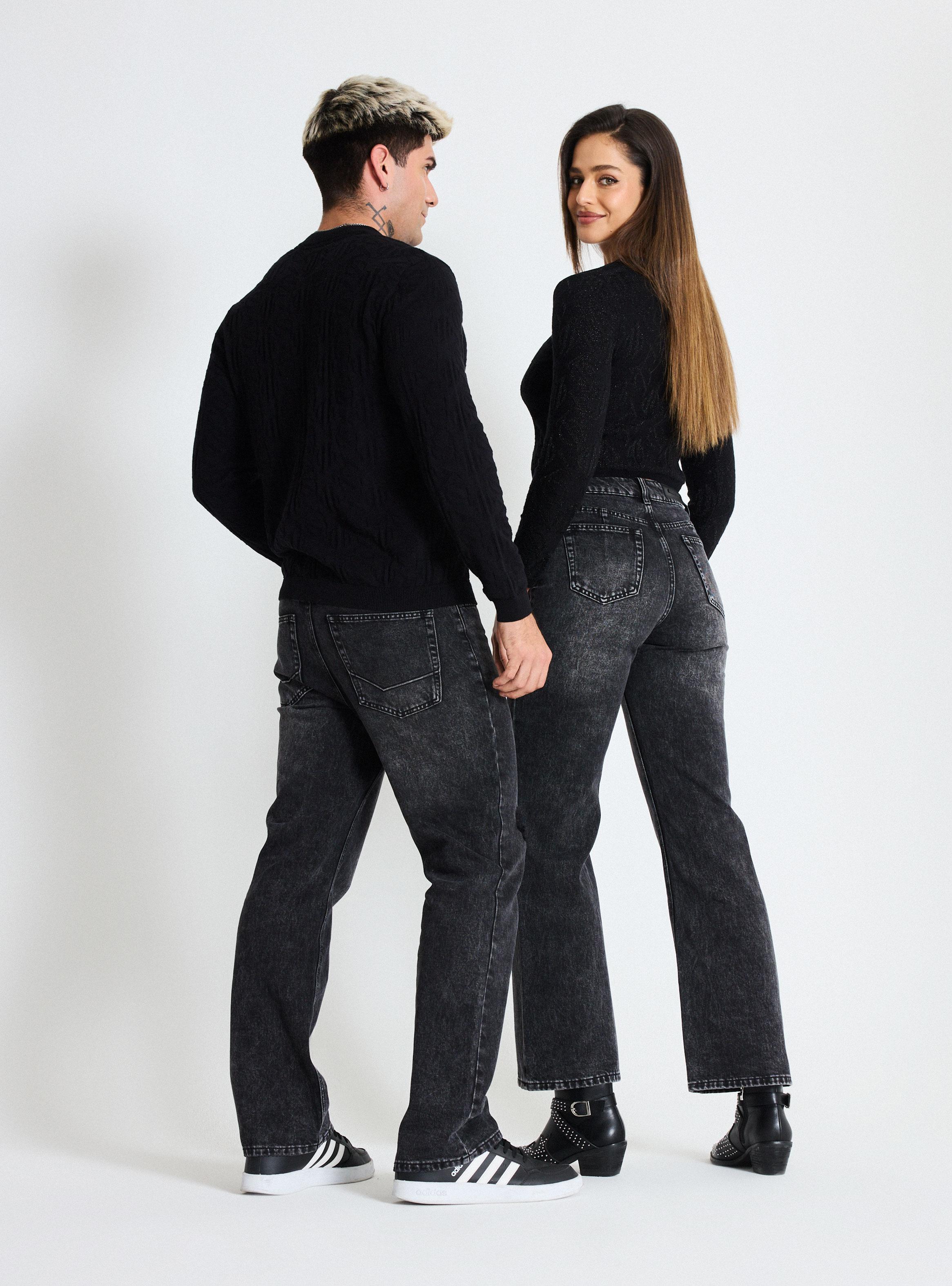 Jeans Relaxed Lavado Gravillado con Rotura en Rodilla-5