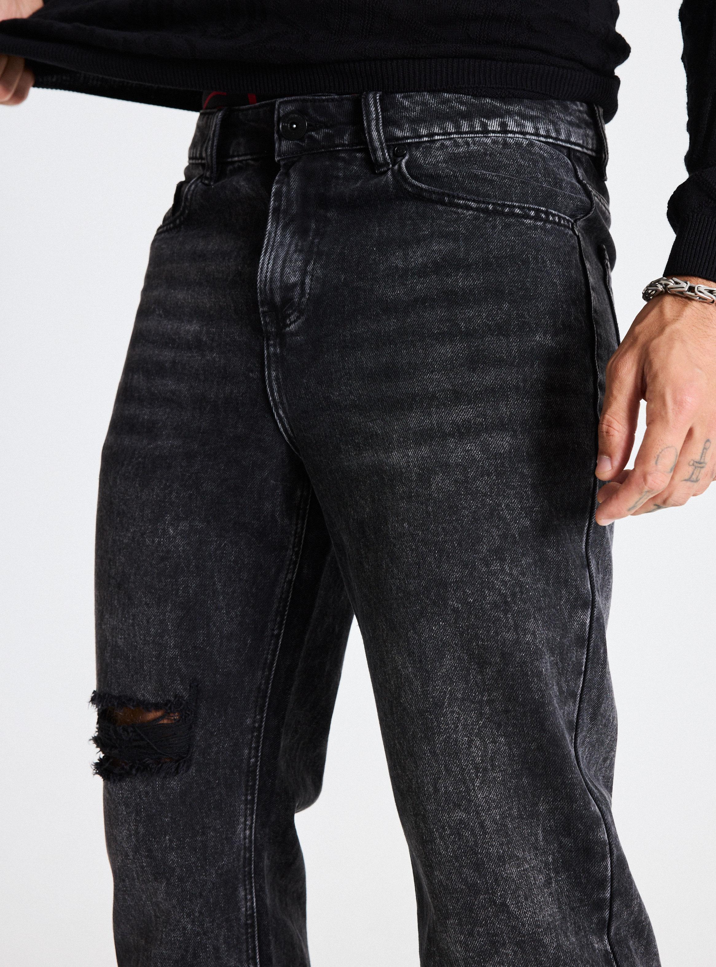 Jeans Relaxed Lavado Gravillado con Rotura en Rodilla-2