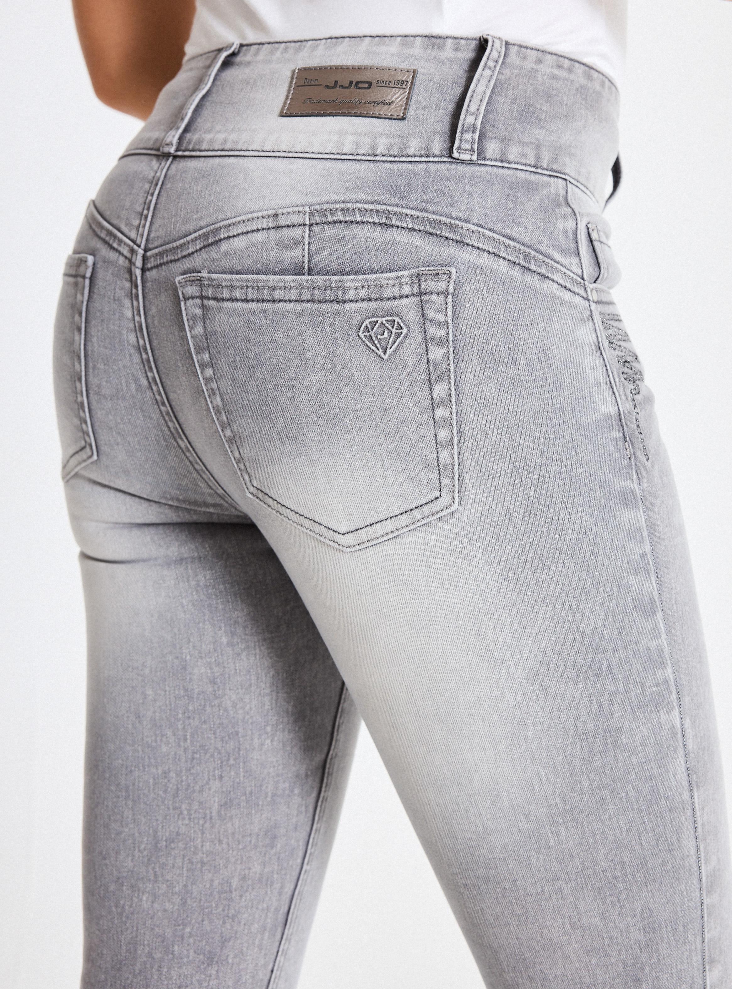 Jeans Push Up 3 Botones Basta Cortada-3